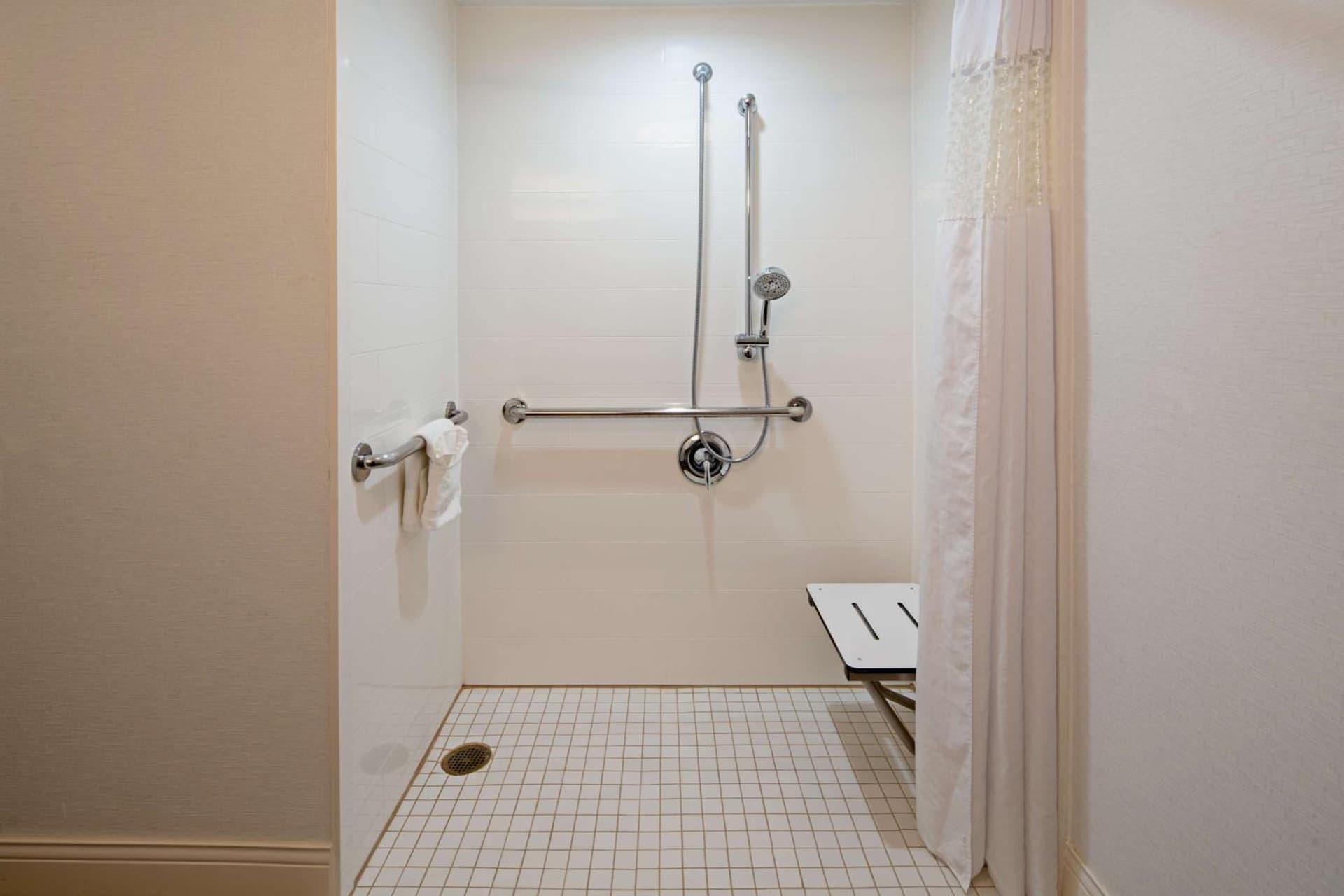 Hampton Inn Los Angeles-West Covina gallery photo in West Covina, CA — image 11