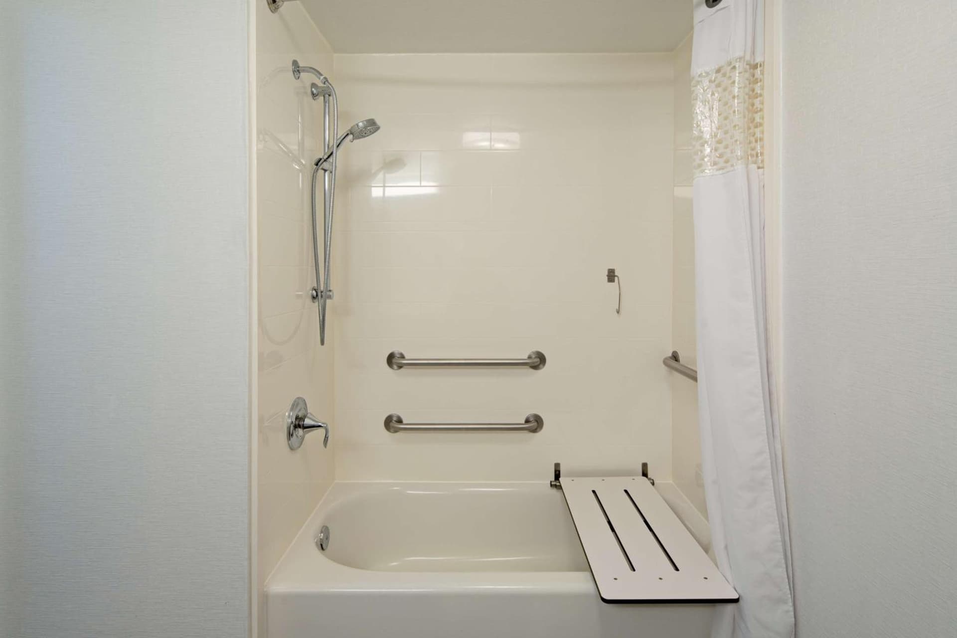 Hampton Inn Los Angeles-West Covina gallery photo in West Covina, CA — image 33
