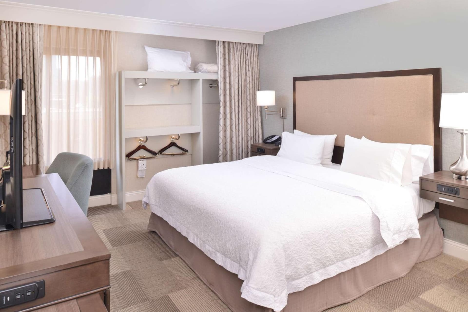 Hampton Inn Los Angeles-West Covina interior in West Covina, CA — gallery photo 2