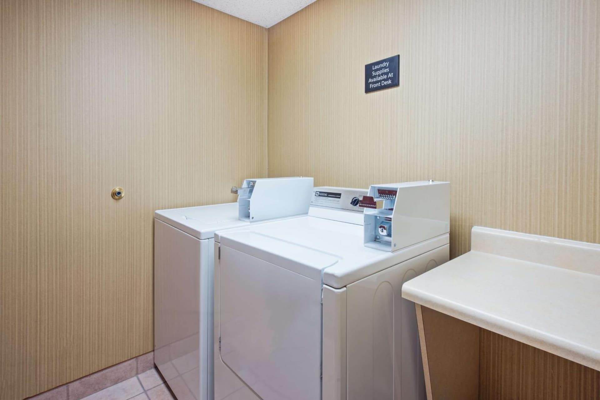 Hampton Inn Winfield Teays Valley gallery photo in Teays Valley Estates, WV — image 4