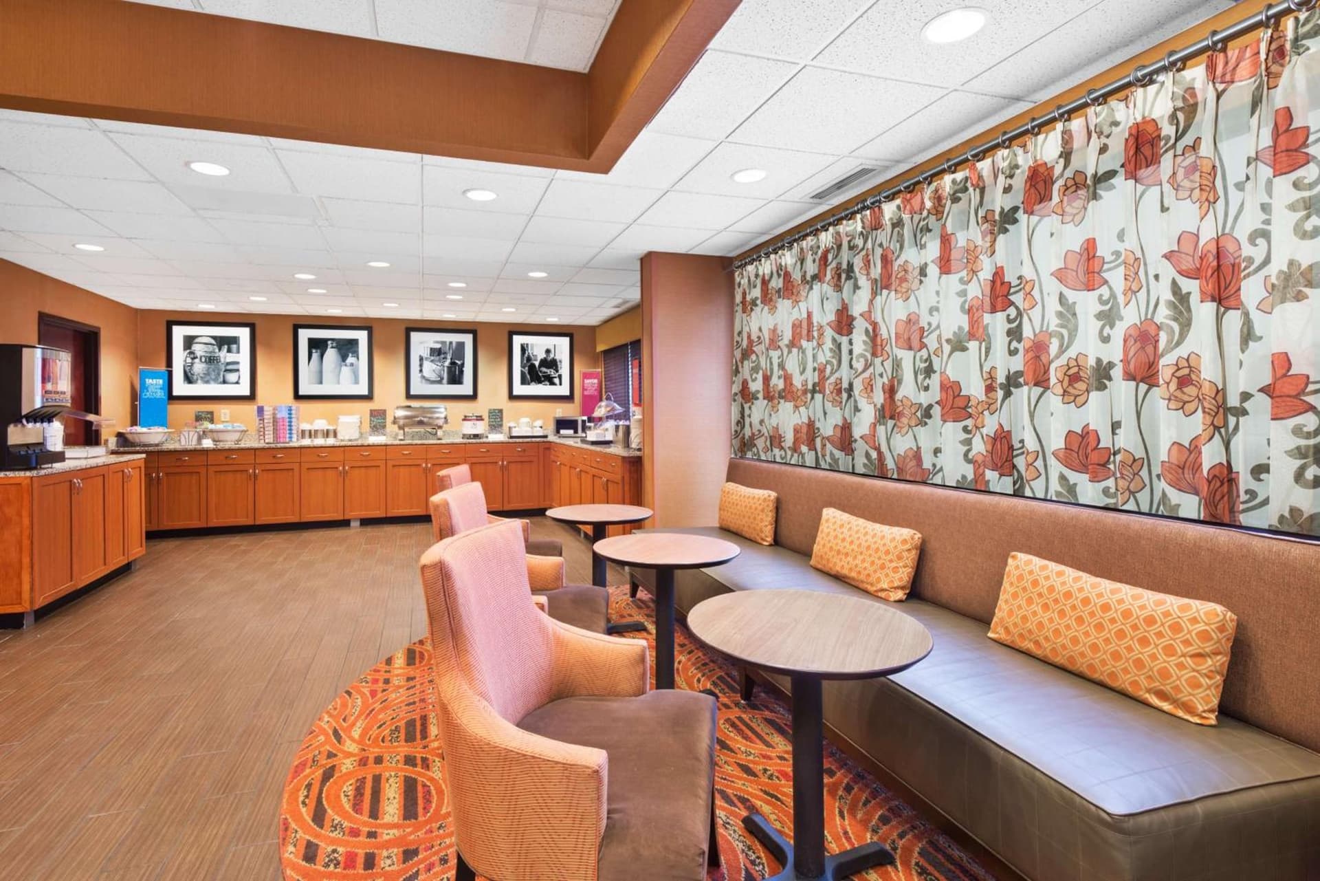 Hampton Inn Winfield Teays Valley gallery photo in Teays Valley Estates, WV — image 6