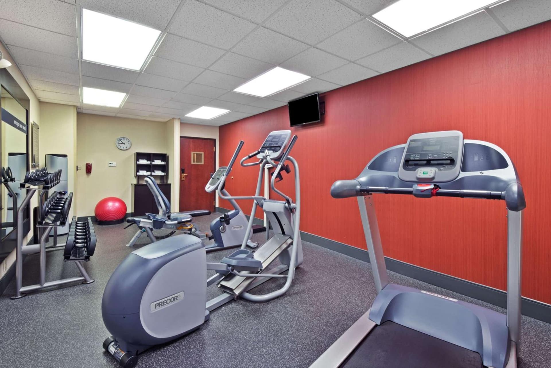 Hampton Inn Winfield Teays Valley gallery photo in Teays Valley Estates, WV — image 11