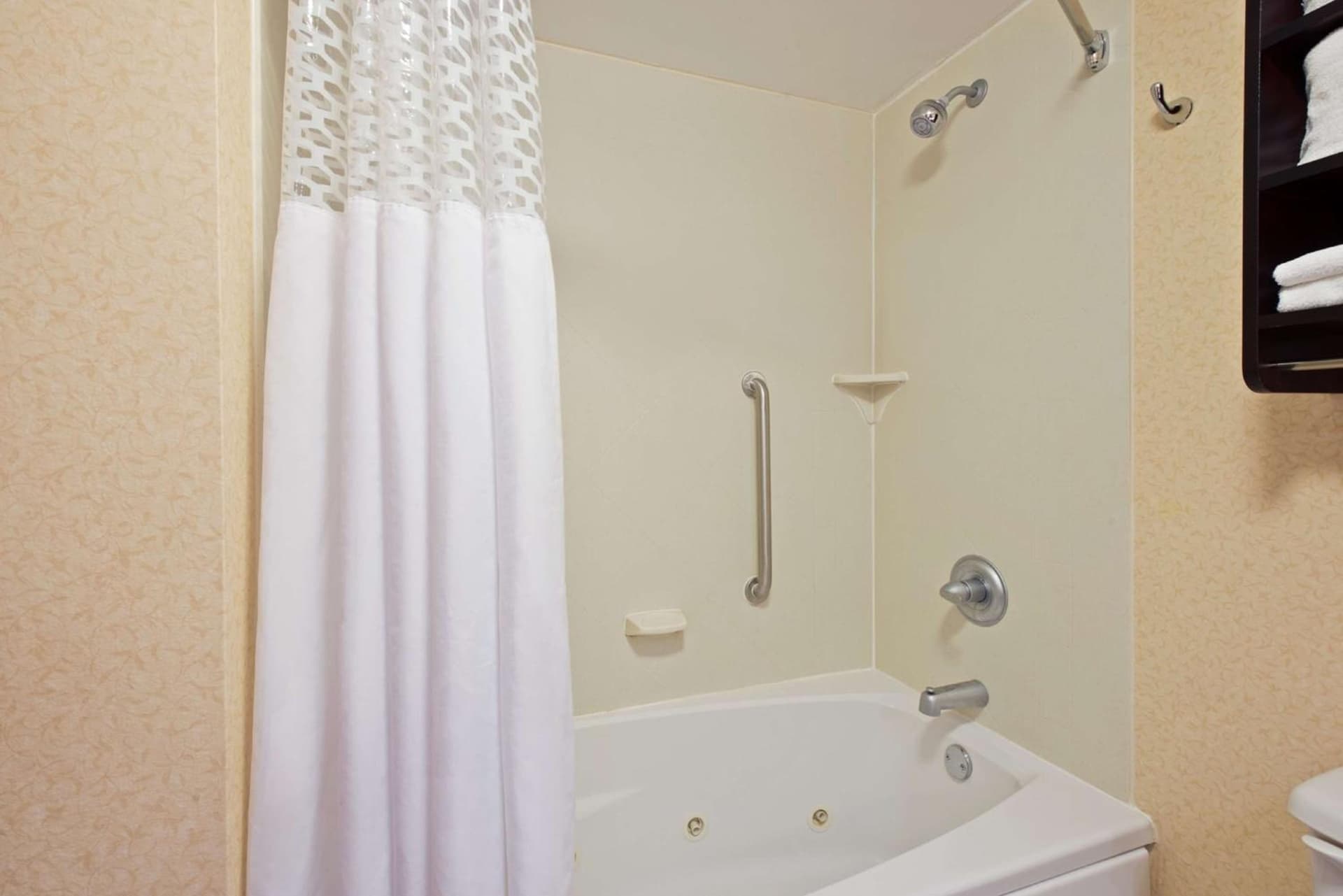 Hampton Inn Winfield Teays Valley gallery photo in Teays Valley Estates, WV — image 27