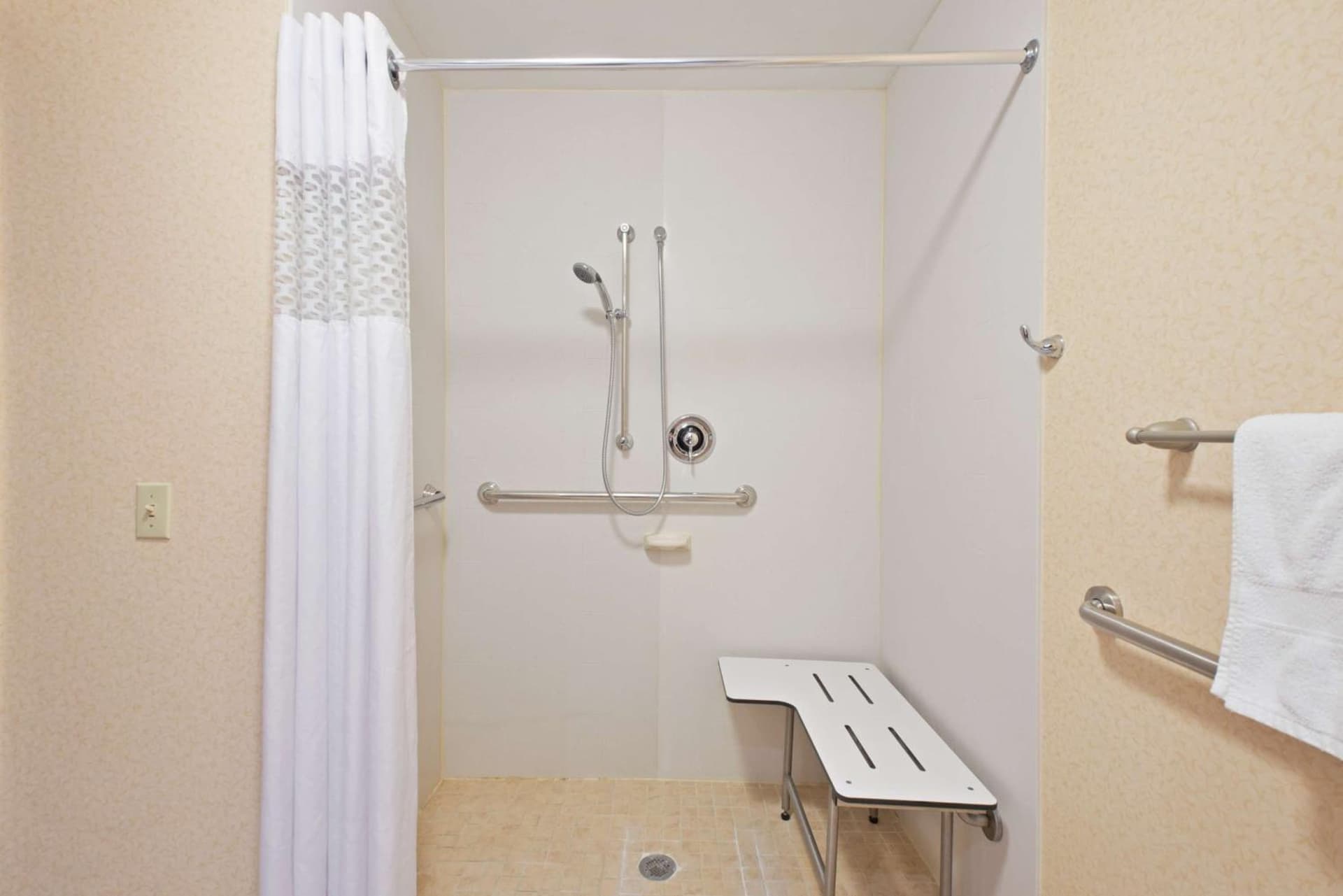 Hampton Inn Winfield Teays Valley gallery photo in Teays Valley Estates, WV — image 15