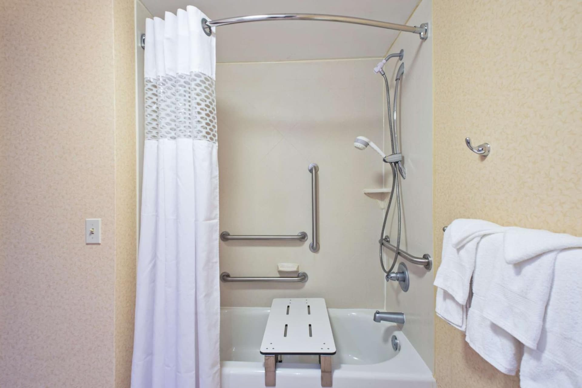 Hampton Inn Winfield Teays Valley gallery photo in Teays Valley Estates, WV — image 23