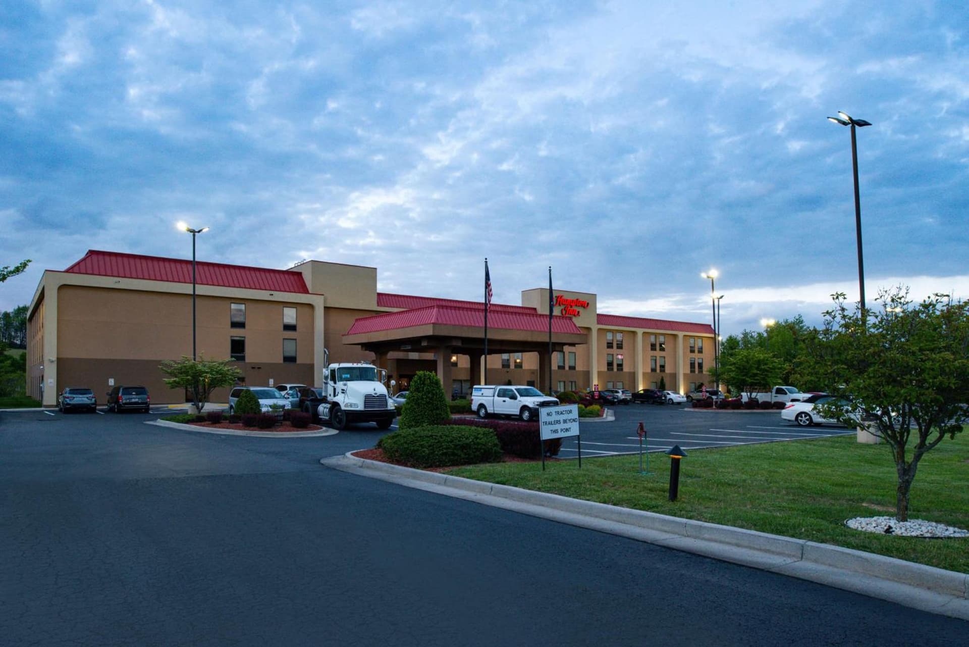 Hampton Inn Wytheville interior in Wytheville, VA — gallery photo 2