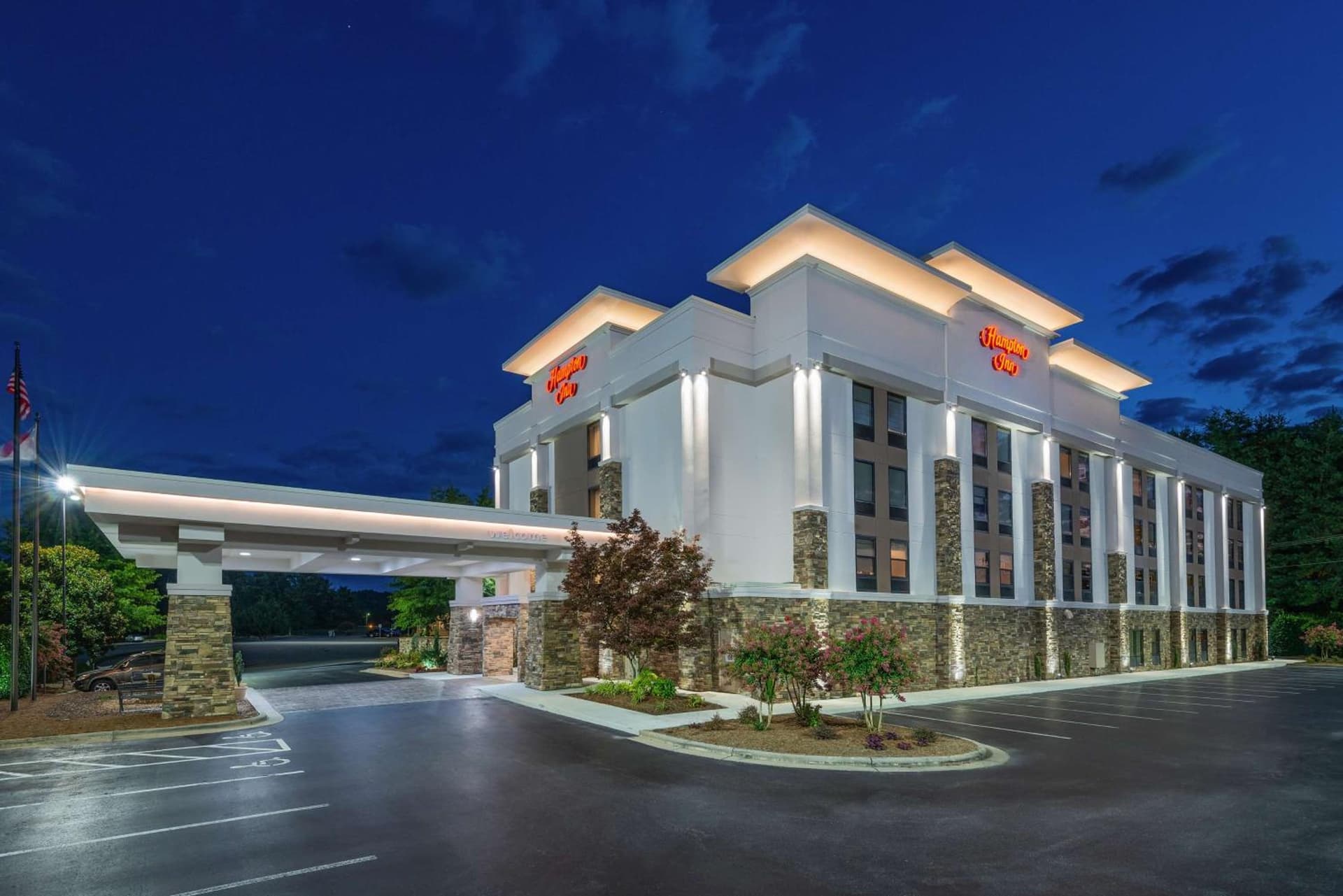 Hampton Inn Wilkesboro interior in Wilkesboro, NC — gallery photo 2