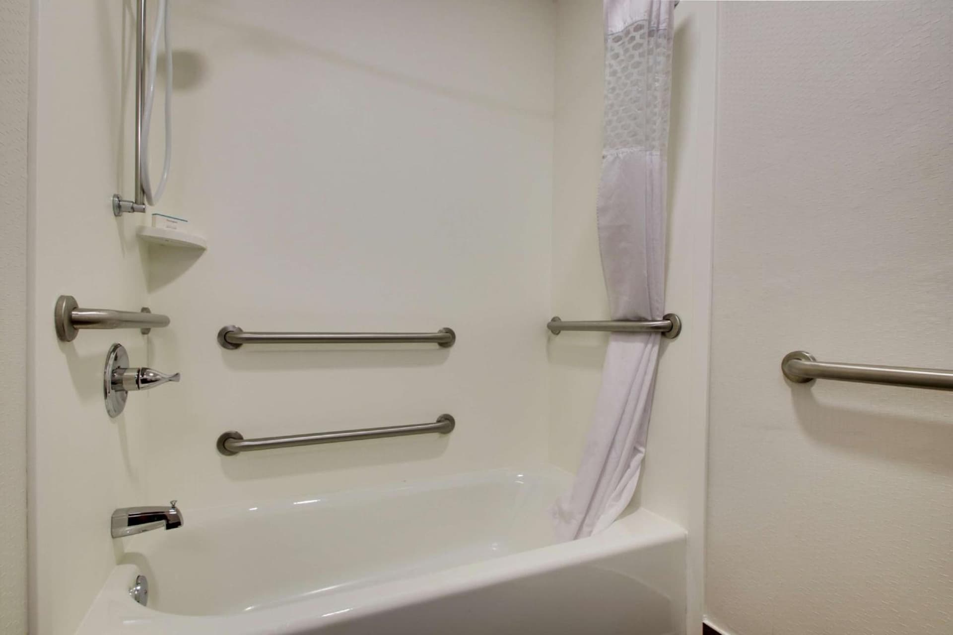 Hampton Inn Warner Robins gallery photo in Warner Robins, GA — image 43