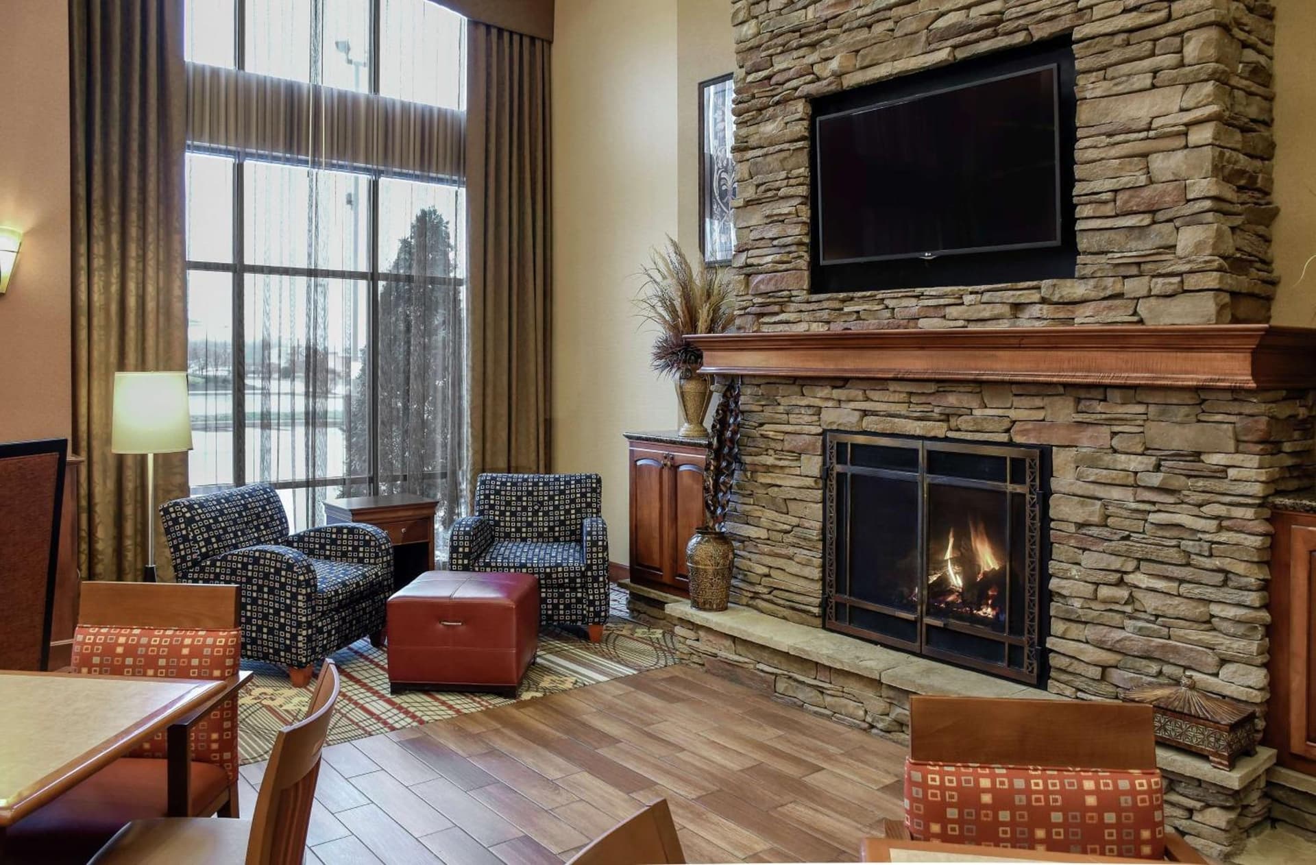 Hampton Inn & Suites Youngstown-Canfield gallery photo in Canfield, OH — image 41