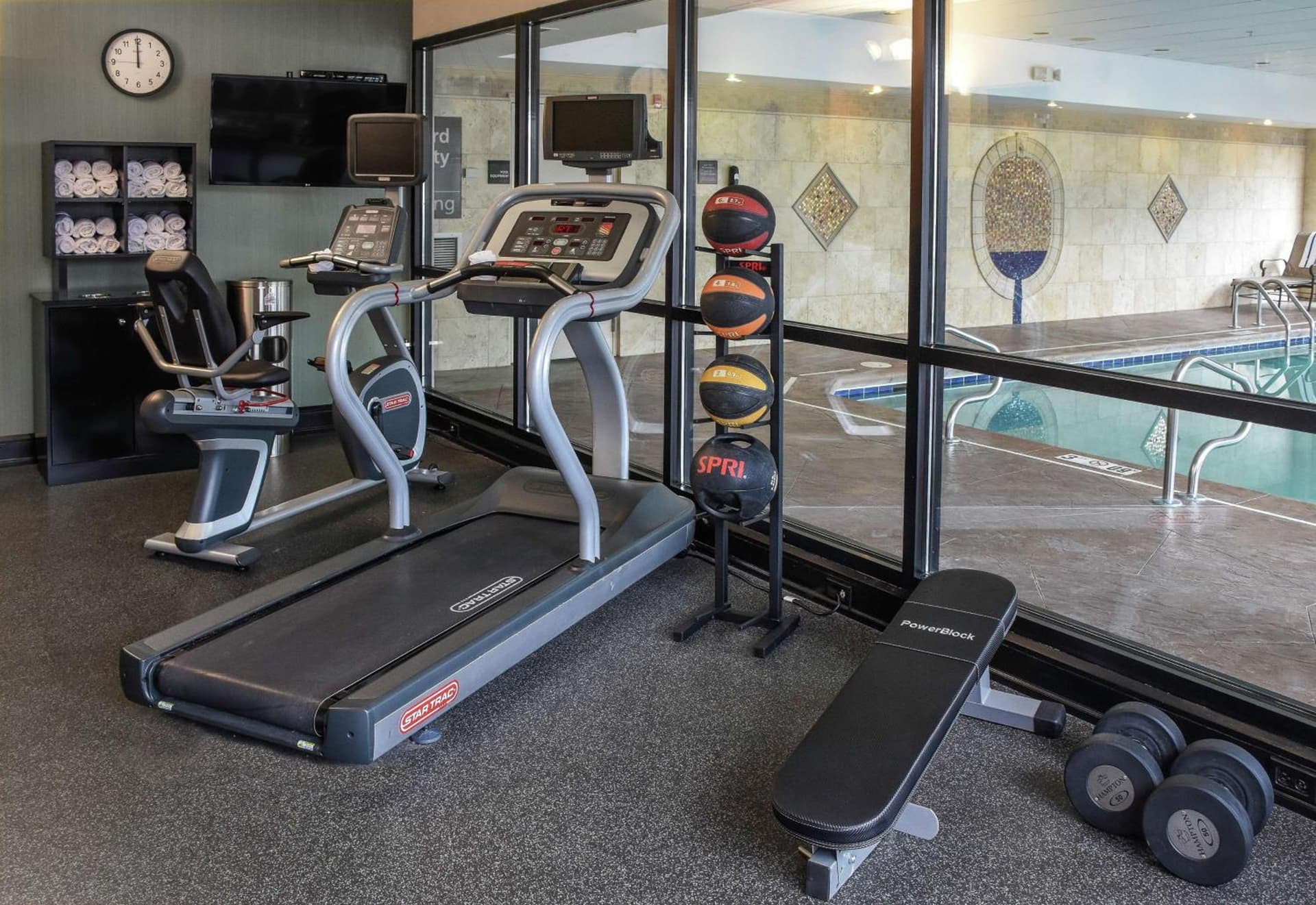 Hampton Inn & Suites Youngstown-Canfield gallery photo in Canfield, OH — image 53