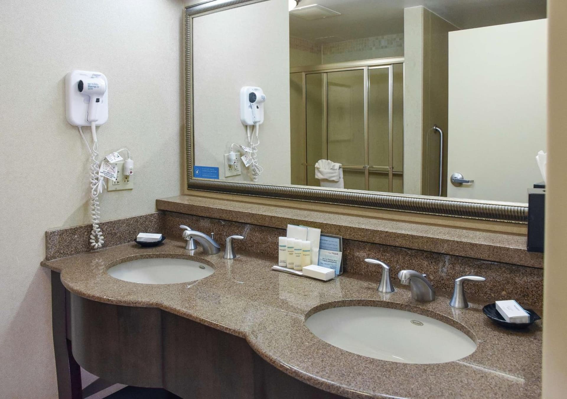 Hampton Inn & Suites Youngstown-Canfield gallery photo in Canfield, OH — image 23
