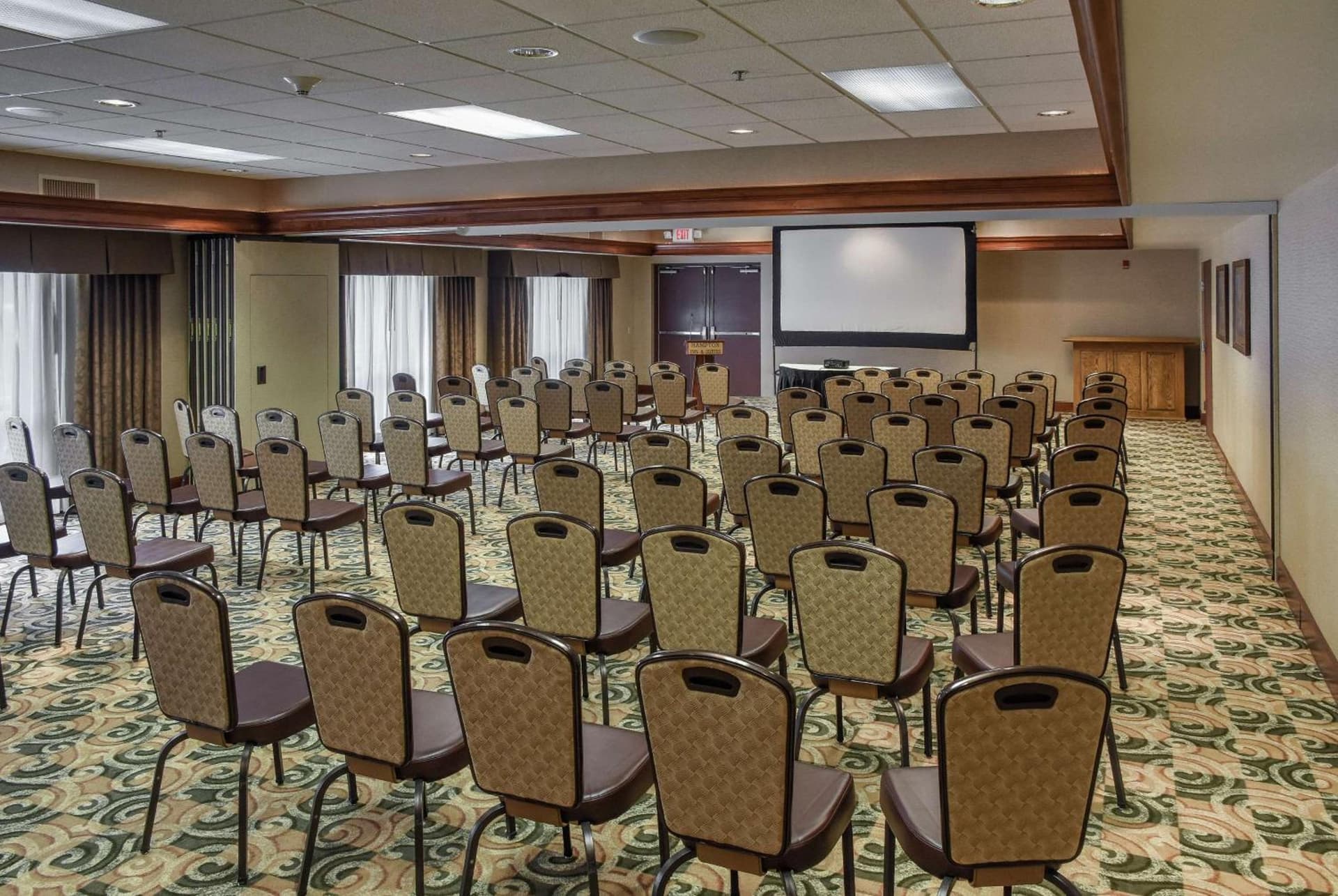 Hampton Inn & Suites Youngstown-Canfield gallery photo in Canfield, OH — image 42