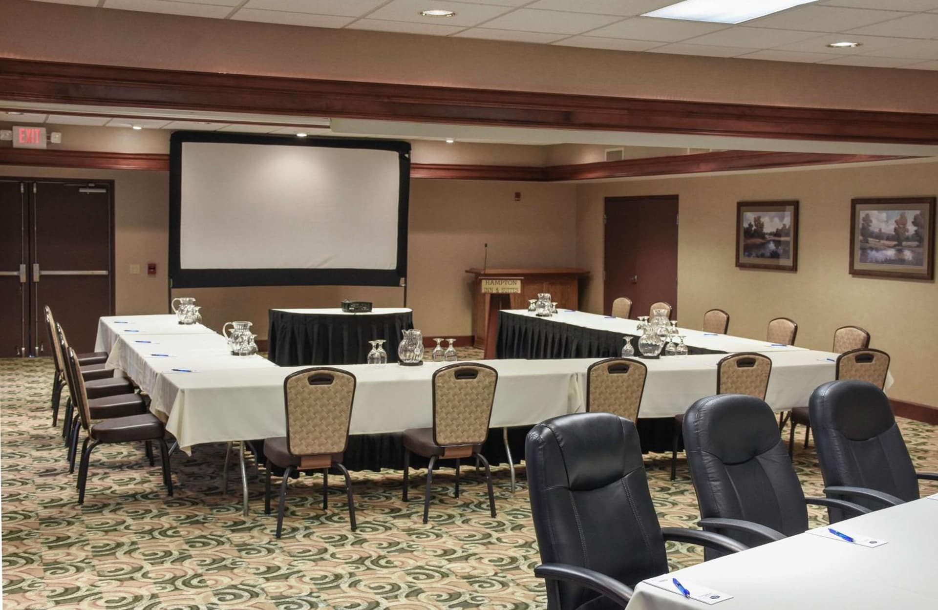 Hampton Inn & Suites Youngstown-Canfield gallery photo in Canfield, OH — image 45