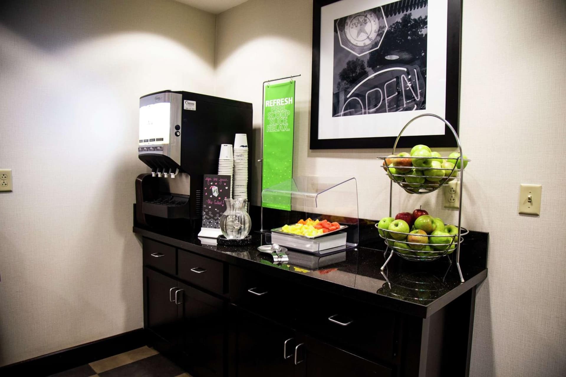 Hampton Inn & Suites Sharon gallery photo in West Middlesex, PA — image 4