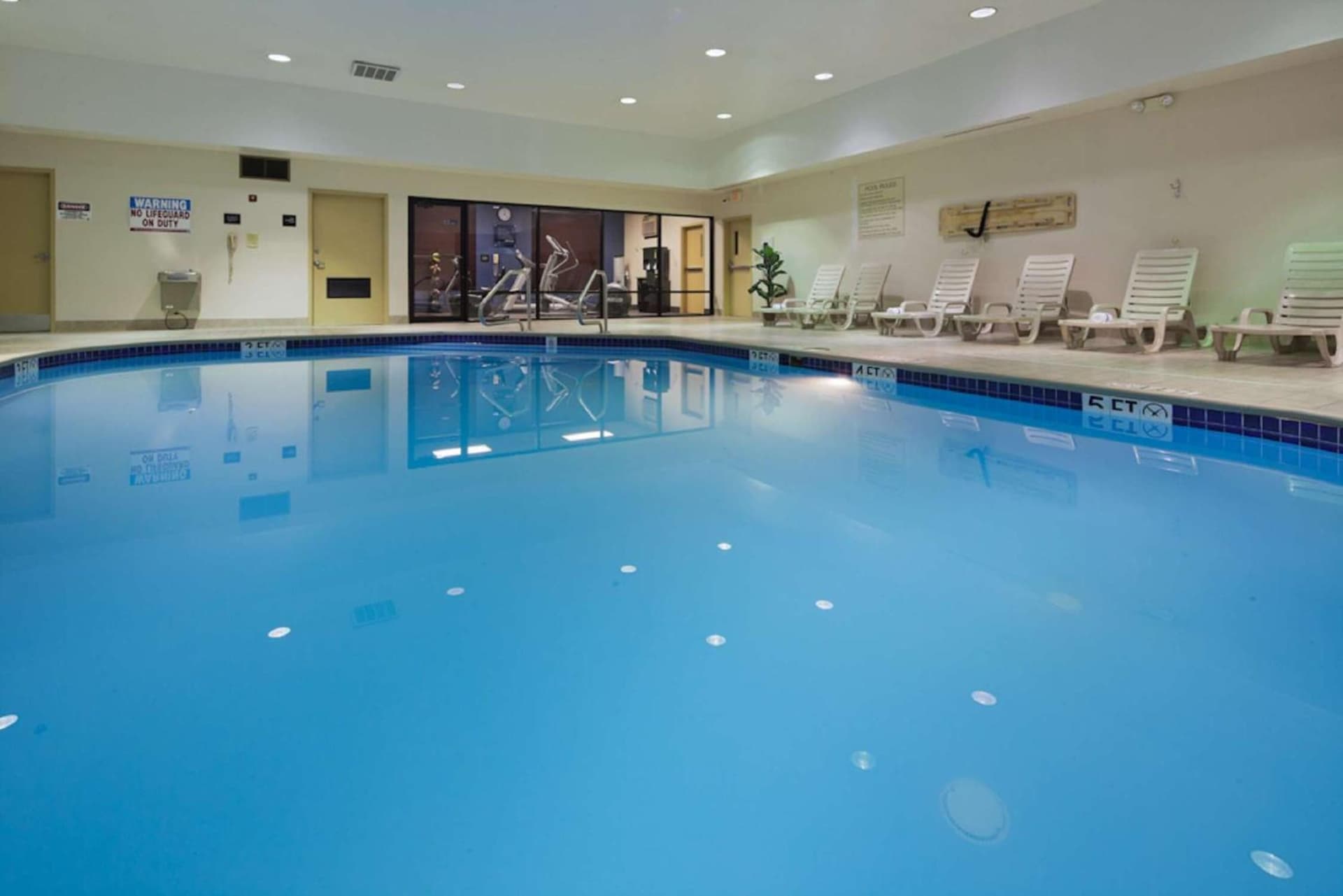 Hampton Inn Youngstown-North gallery photo in Youngstown, OH — image 7