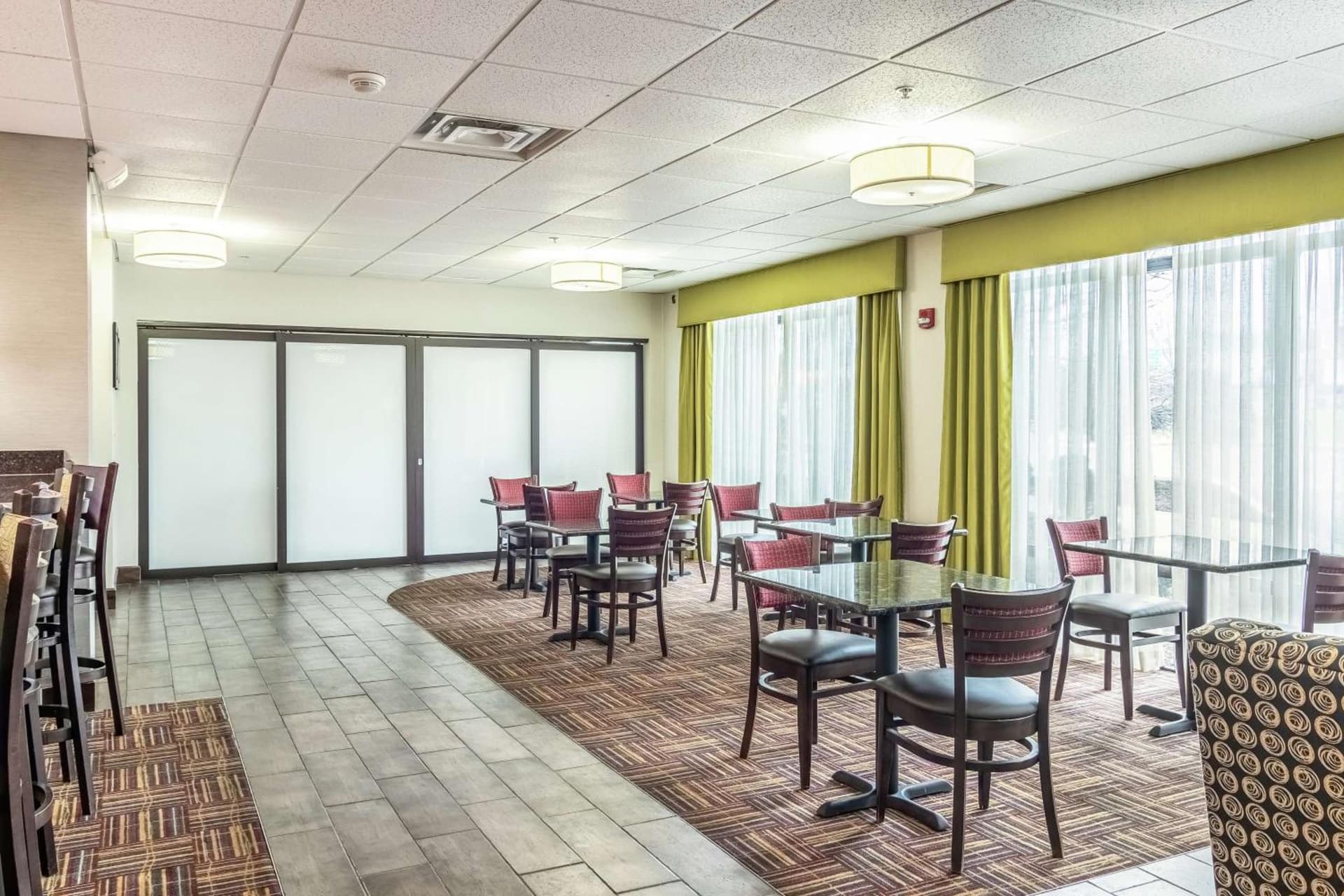Hampton Inn Youngstown-North gallery photo in Youngstown, OH — image 19