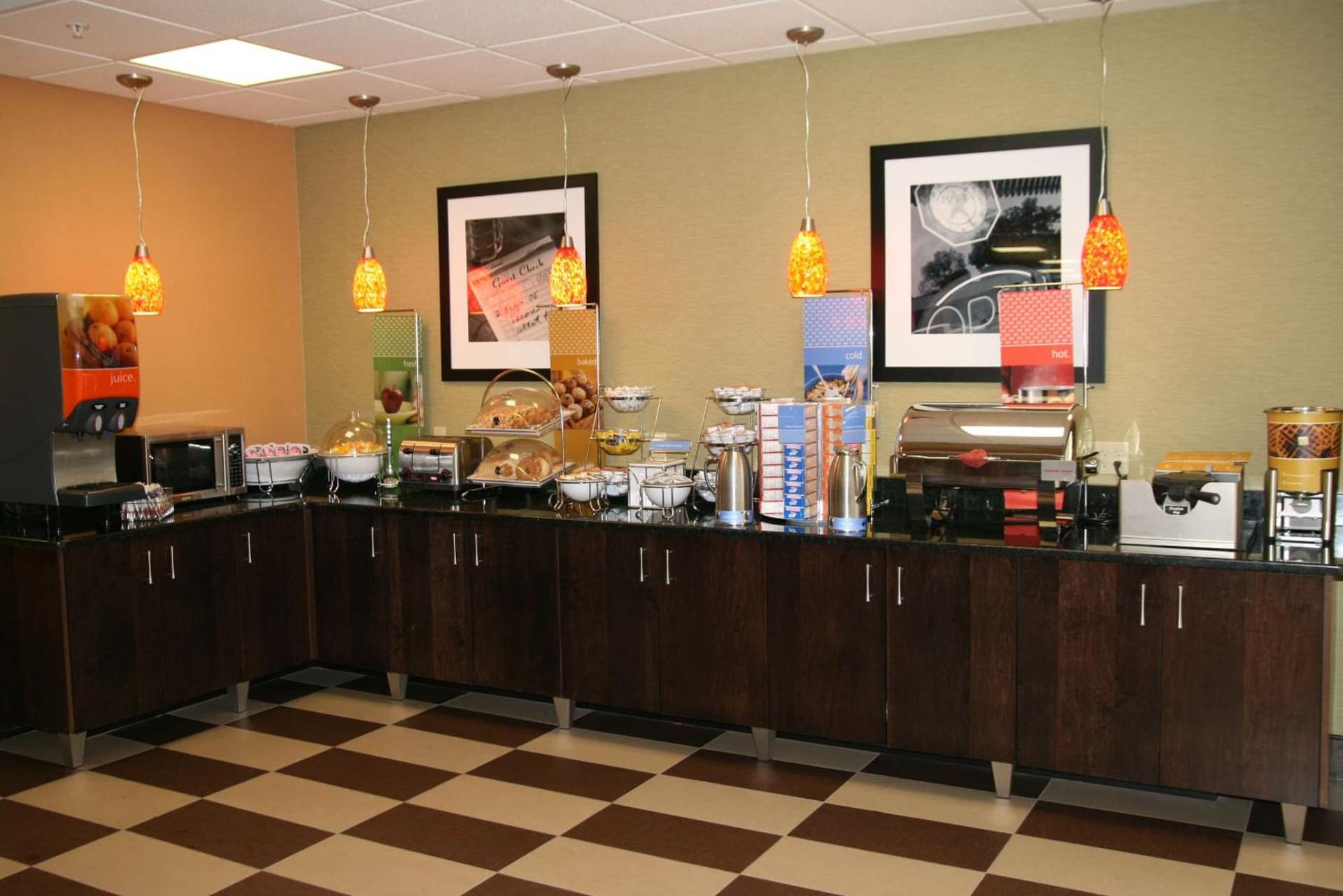 Hampton Inn Youngstown-North gallery photo in Youngstown, OH — image 37