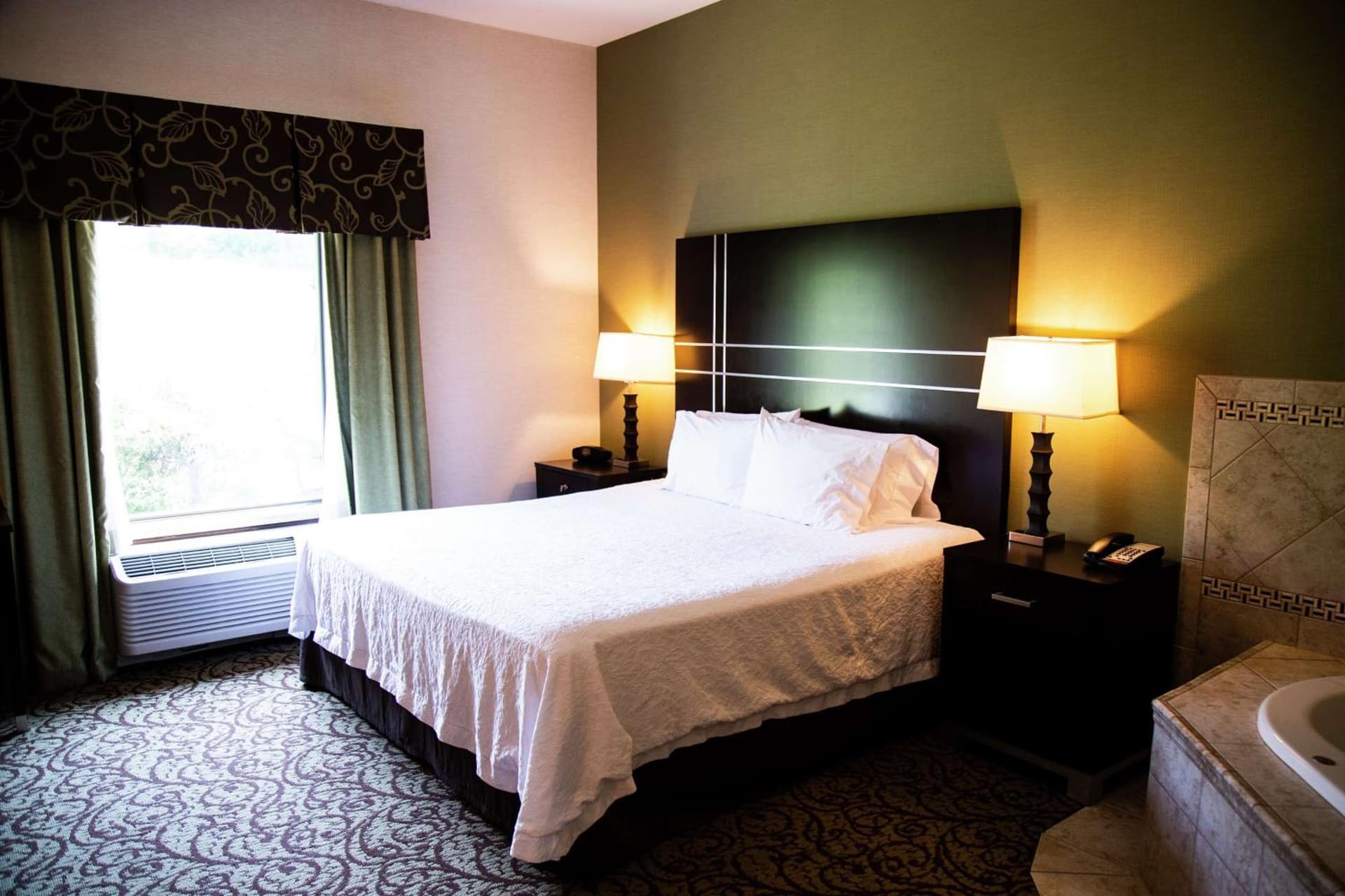 Hampton Inn & Suites Sharon gallery photo in West Middlesex, PA — image 62