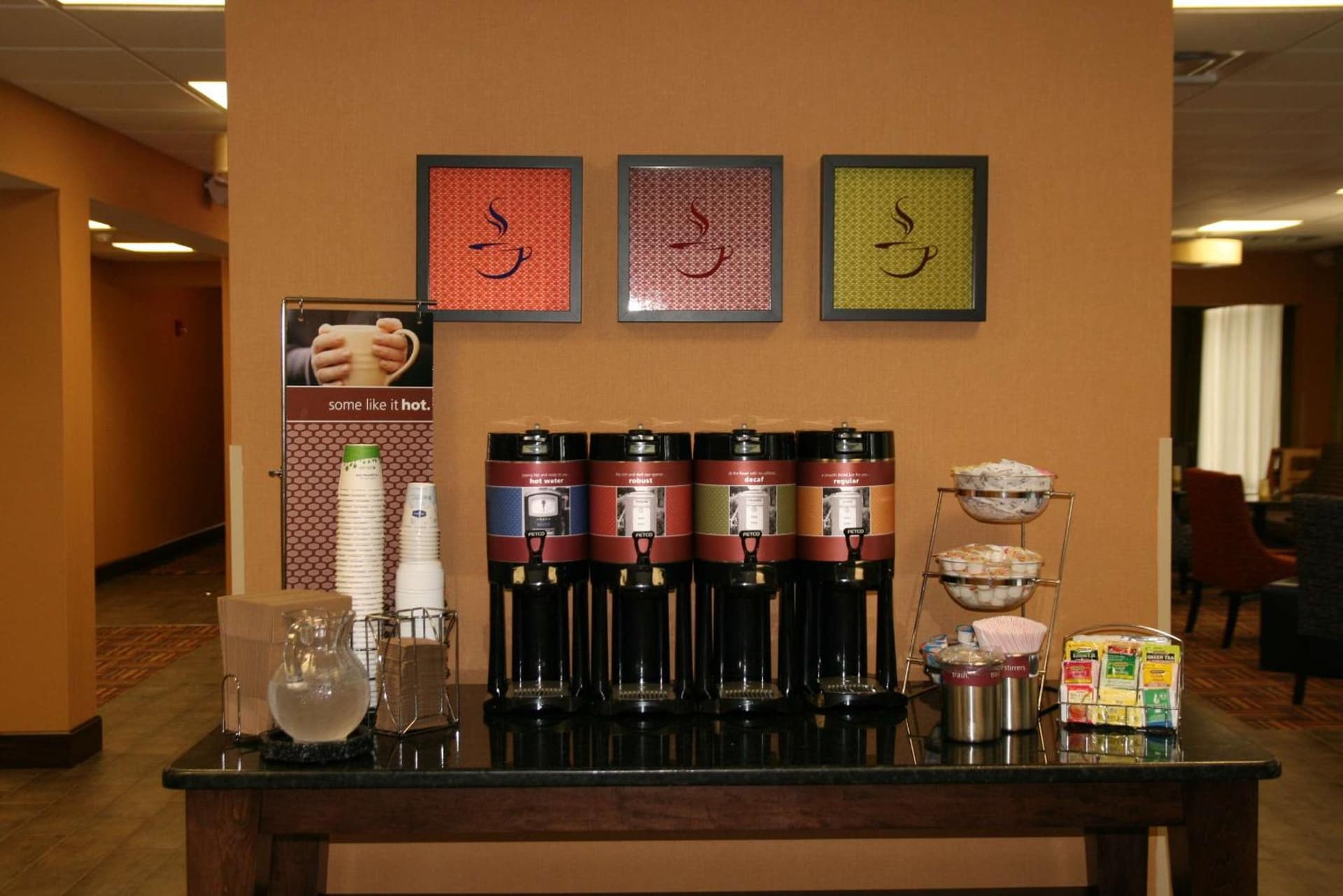 Hampton Inn Youngstown-North gallery photo in Youngstown, OH — image 45