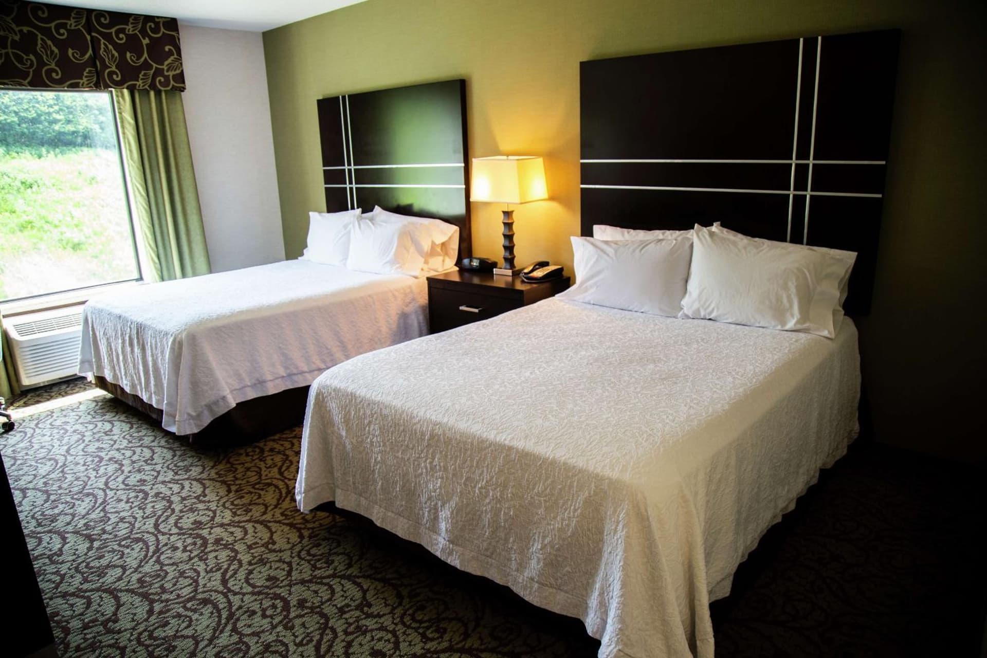 Hampton Inn & Suites Sharon gallery photo in West Middlesex, PA — image 67