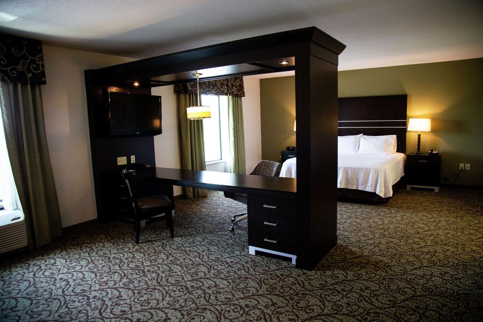 Hampton Inn & Suites Sharon gallery photo in West Middlesex, PA — image 48