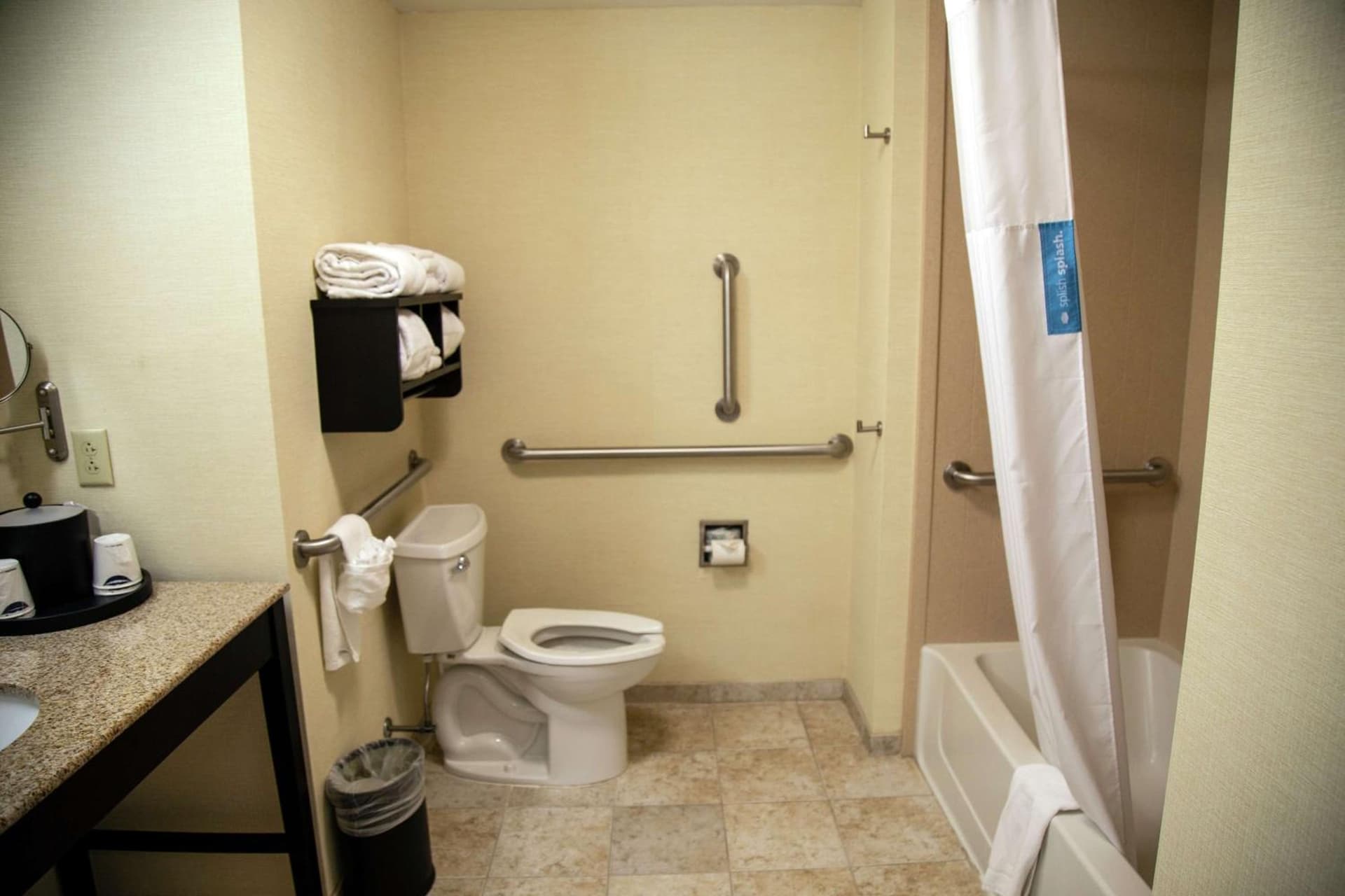 Hampton Inn & Suites Sharon gallery photo in West Middlesex, PA — image 27