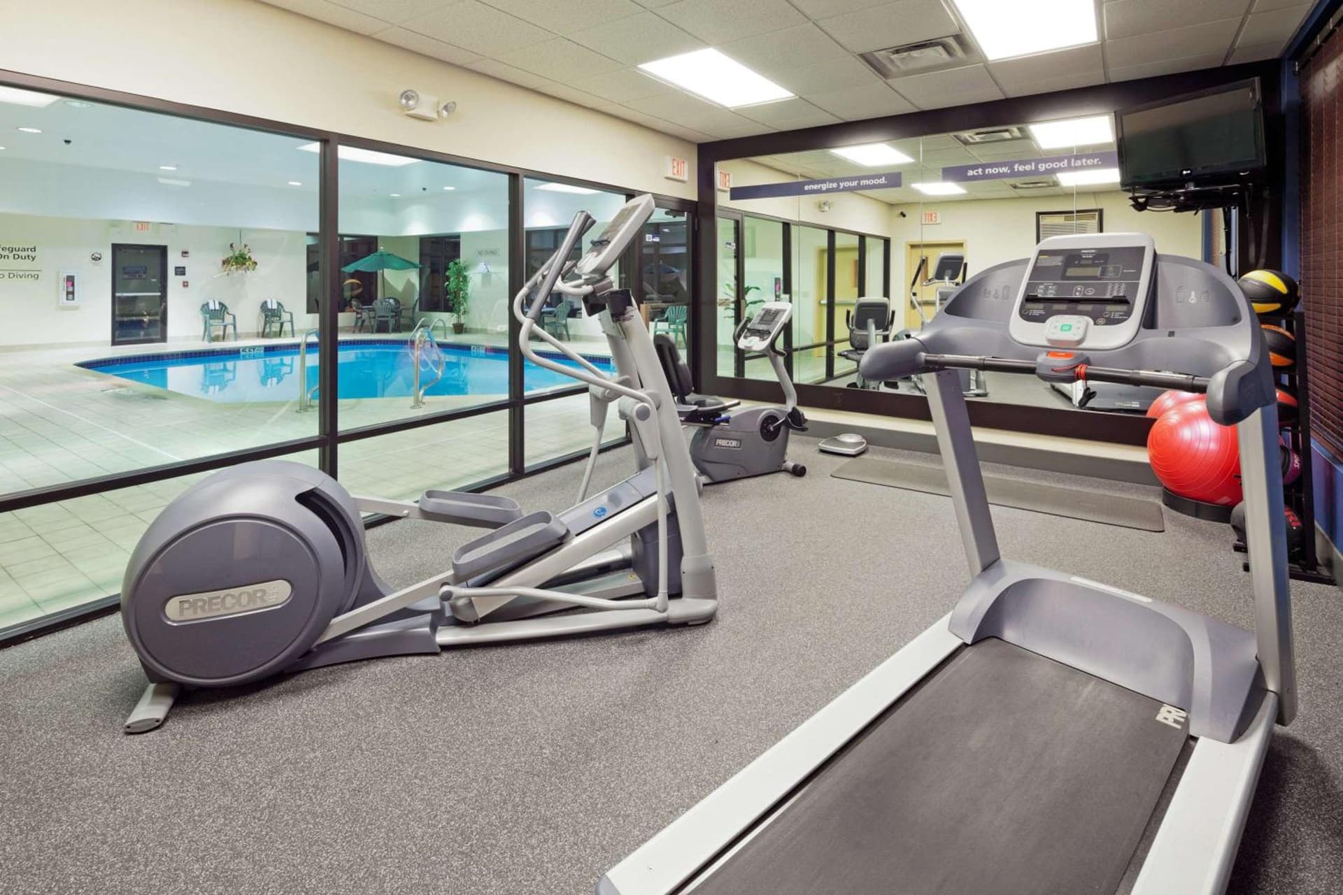 Hampton Inn Youngstown-North gallery photo in Youngstown, OH — image 36