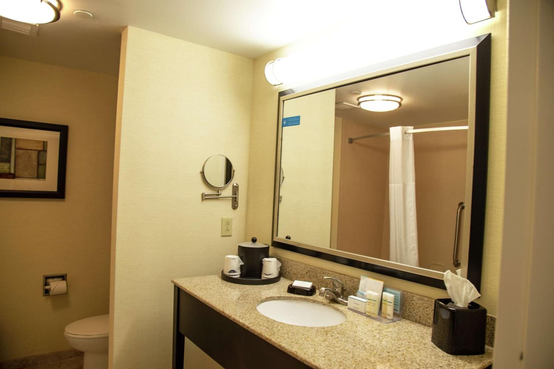 Hampton Inn & Suites Sharon gallery photo in West Middlesex, PA — image 37