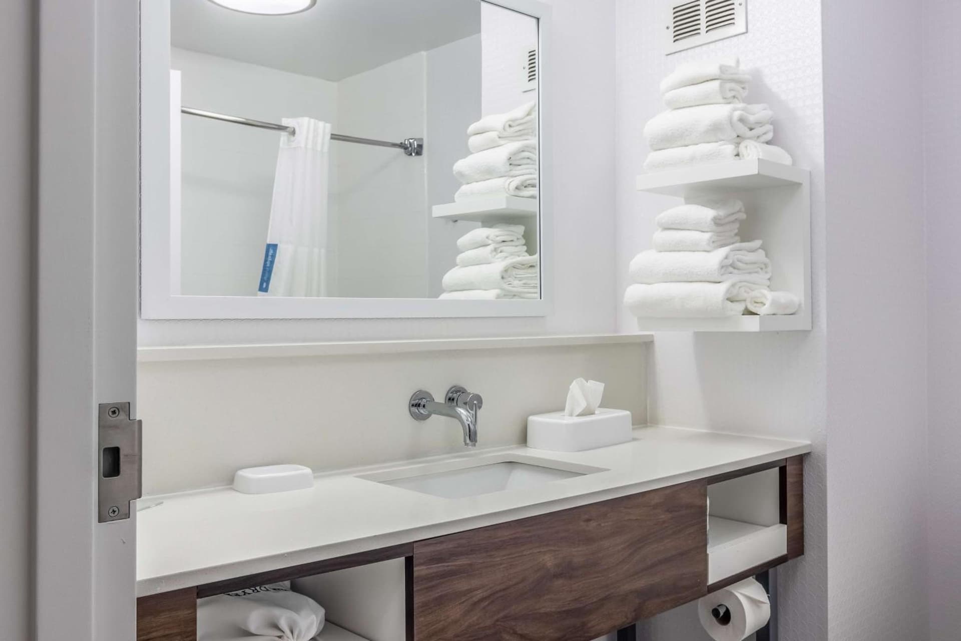 Hampton Inn Youngstown-North gallery photo in Youngstown, OH — image 20
