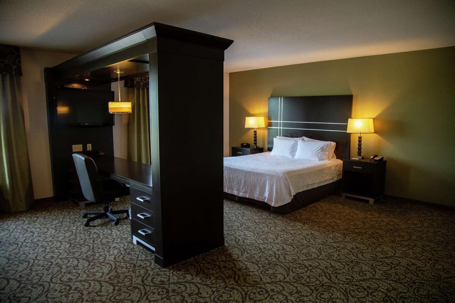 Hampton Inn & Suites Sharon gallery photo in West Middlesex, PA — image 49