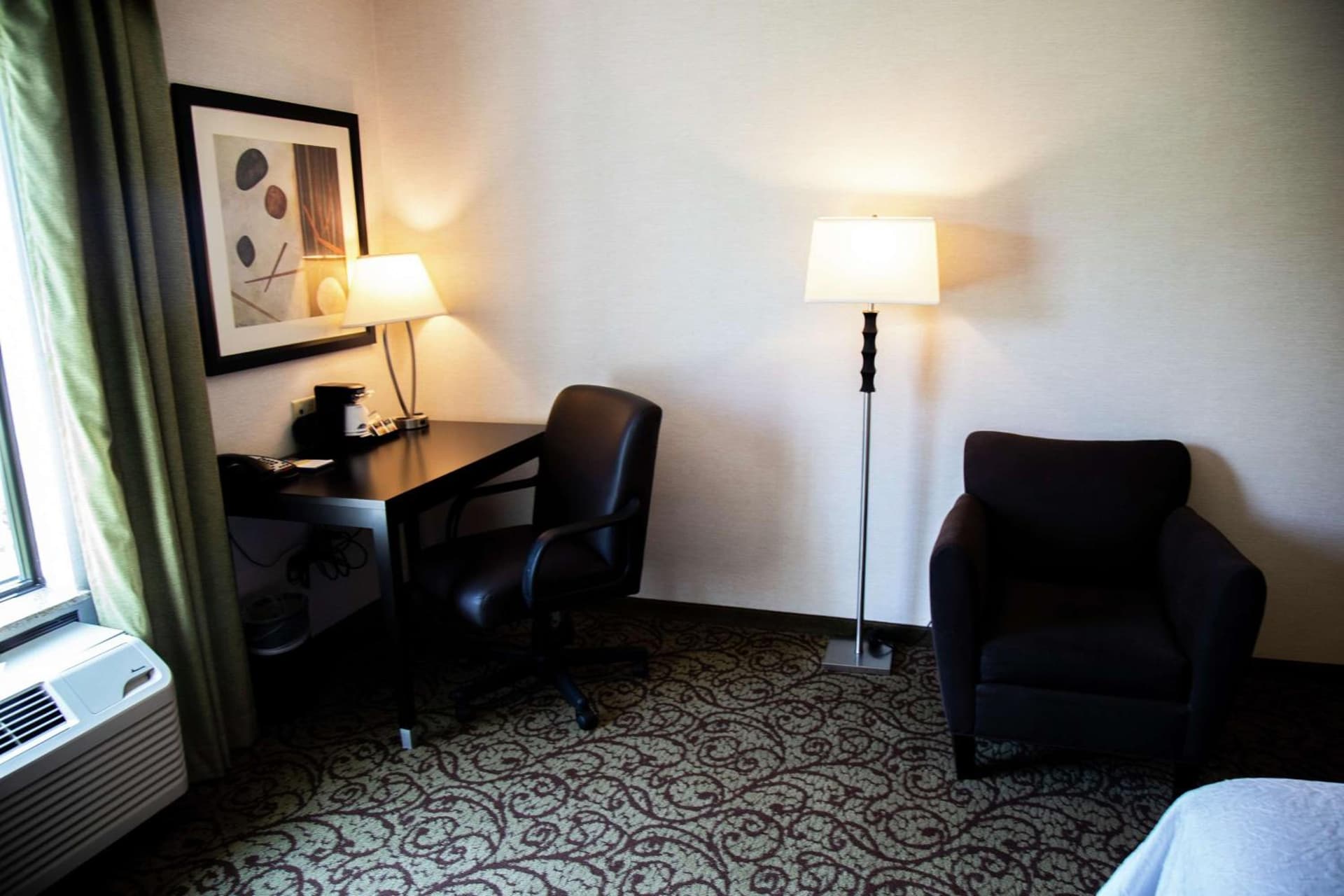 Hampton Inn & Suites Sharon gallery photo in West Middlesex, PA — image 52