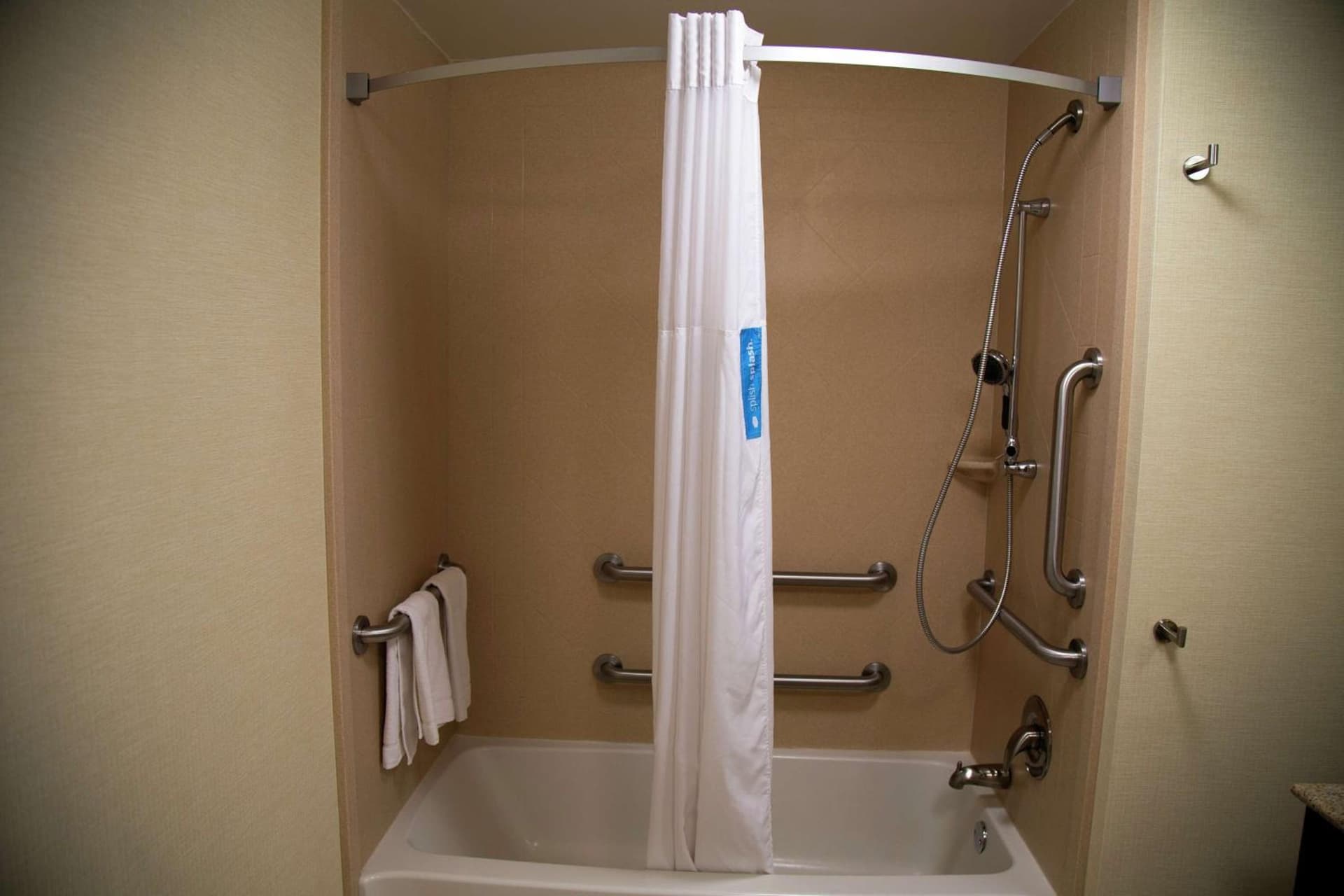 Hampton Inn & Suites Sharon gallery photo in West Middlesex, PA — image 23
