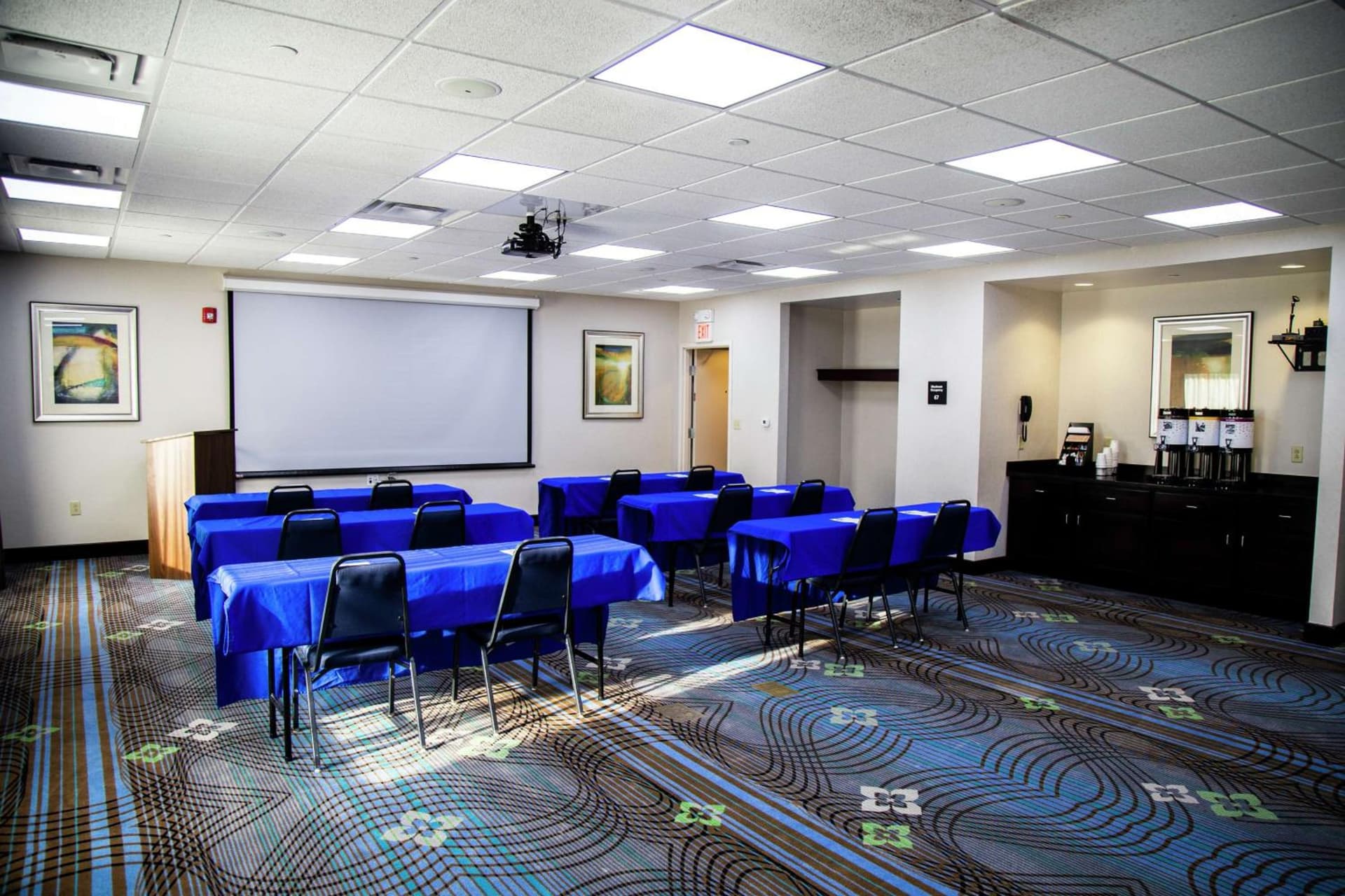 Hampton Inn & Suites Sharon gallery photo in West Middlesex, PA — image 20