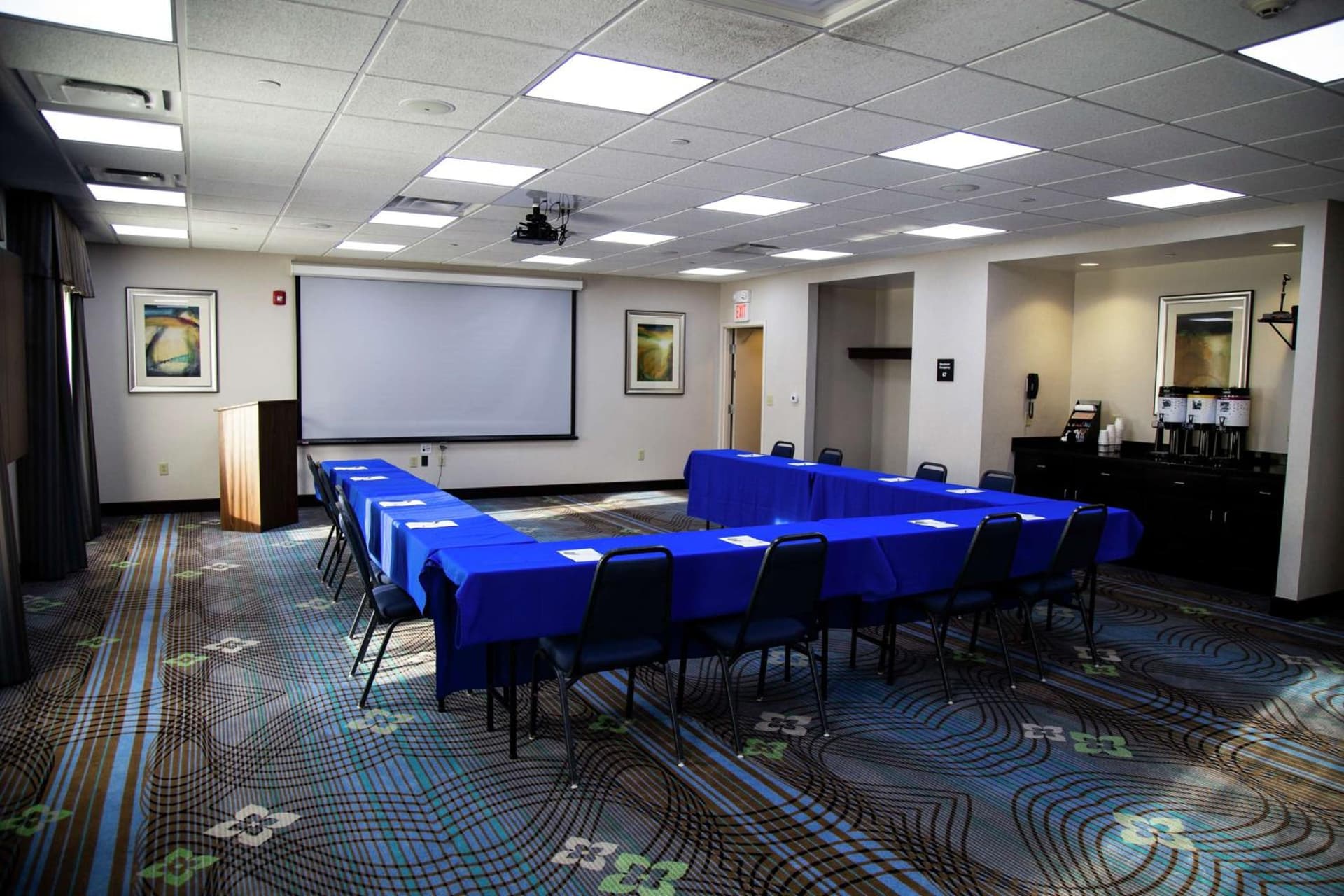 Hampton Inn & Suites Sharon gallery photo in West Middlesex, PA — image 14