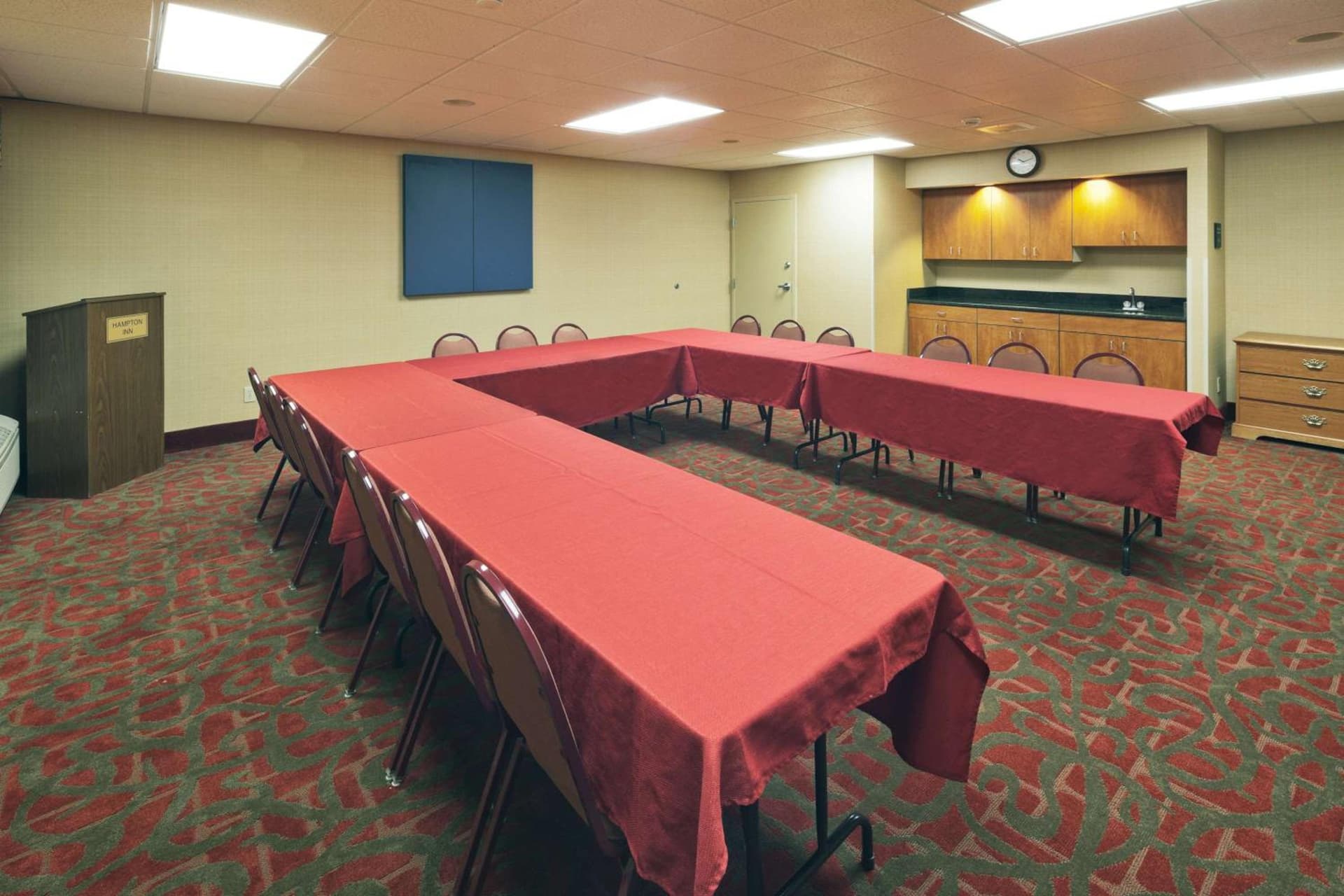 Hampton Inn Youngstown-North gallery photo in Youngstown, OH — image 4