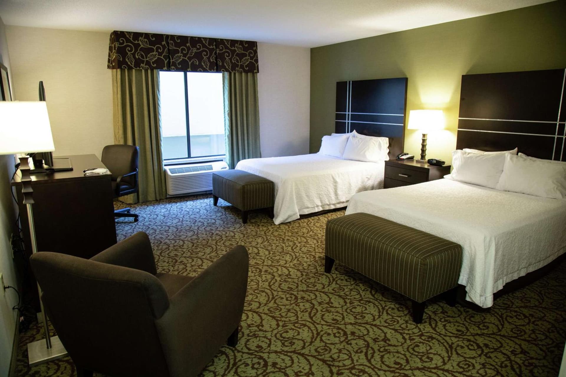 Hampton Inn & Suites Sharon gallery photo in West Middlesex, PA — image 35