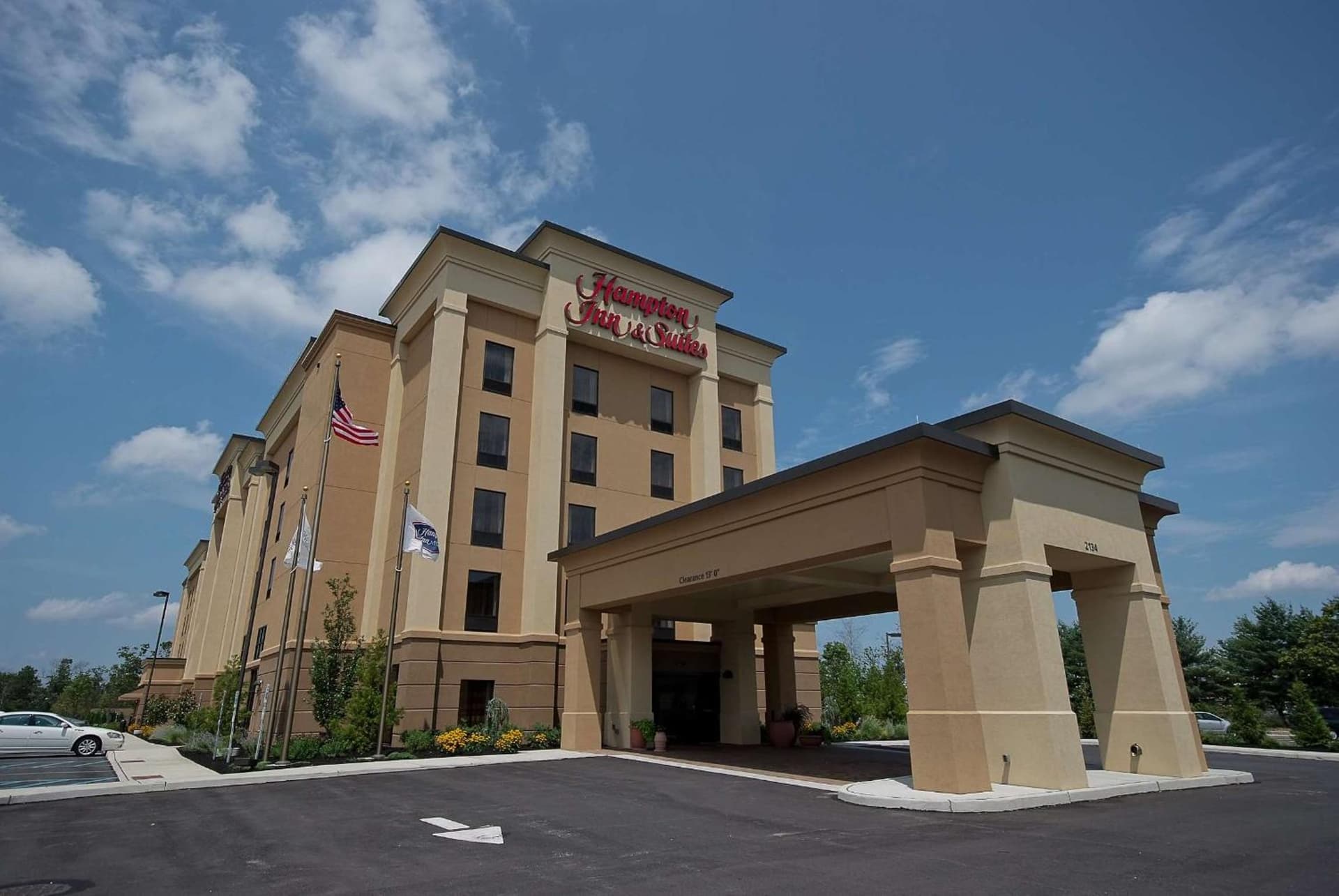Hampton Inn & Suites Vineland interior in Vineland, NJ — gallery photo 2