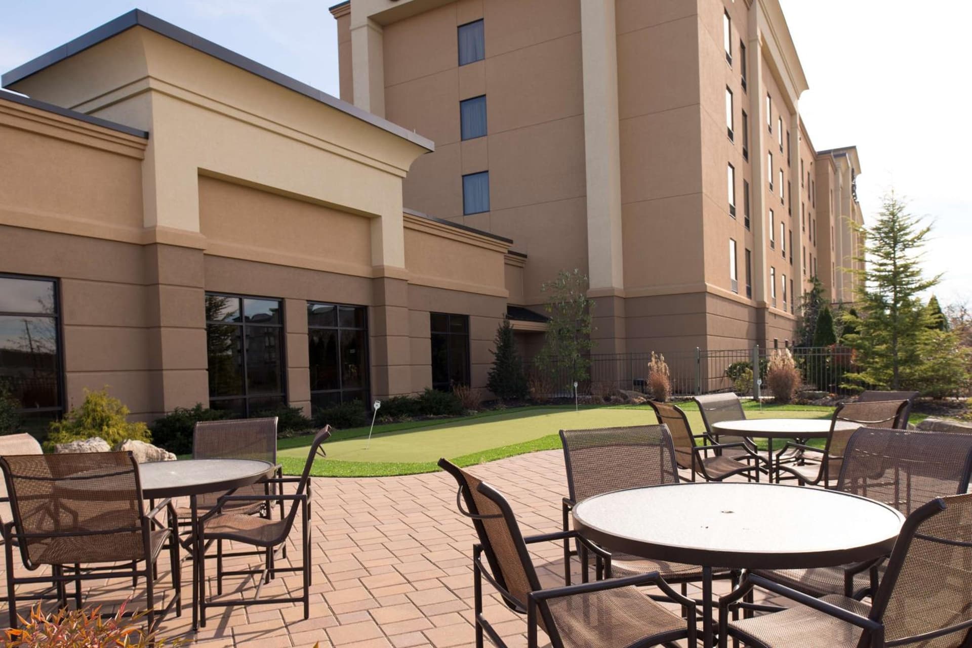 Hampton Inn & Suites Vineland property views in Vineland, NJ — gallery photo 3