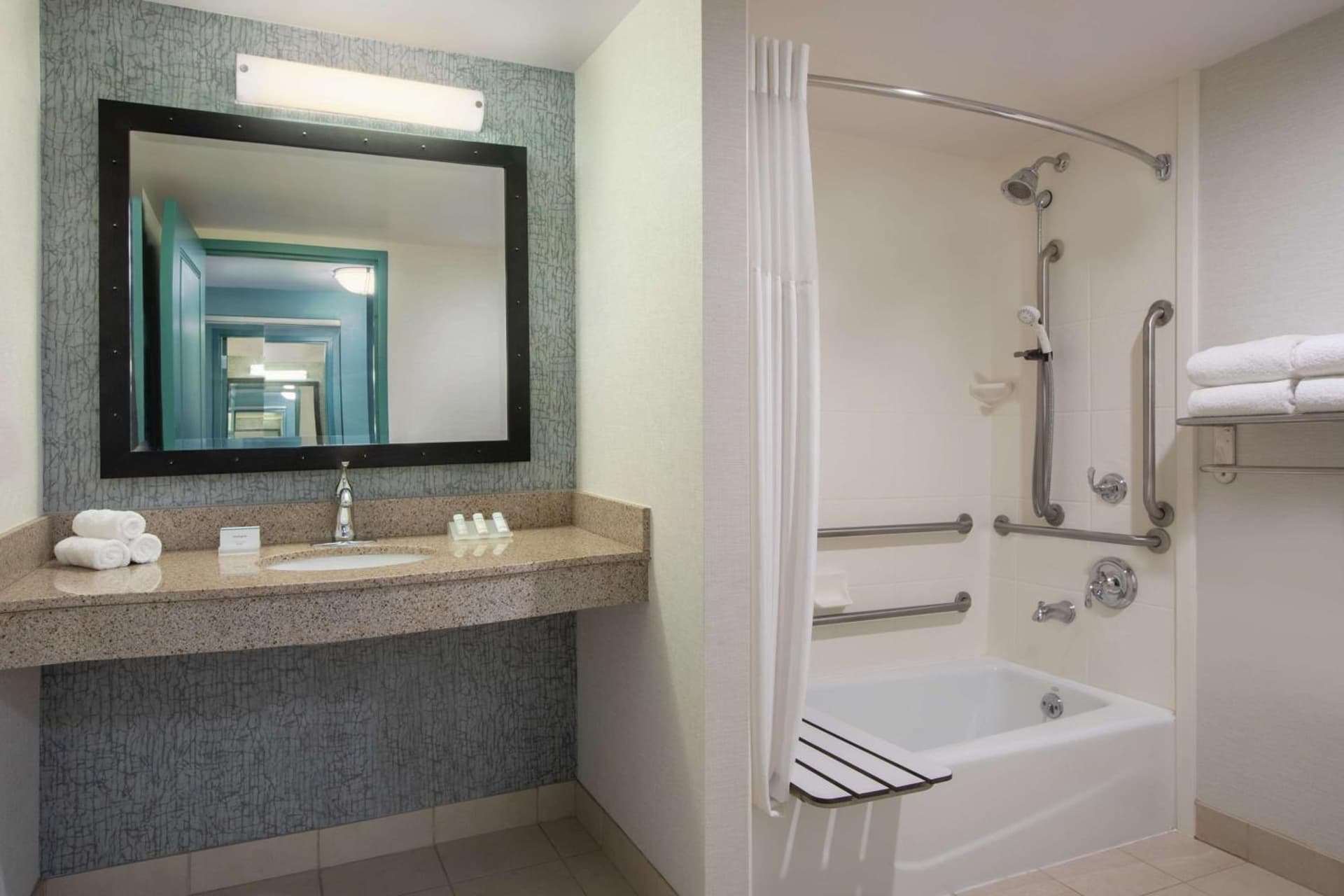 Hilton Garden Inn Troy gallery photo in Troy, NY — image 18