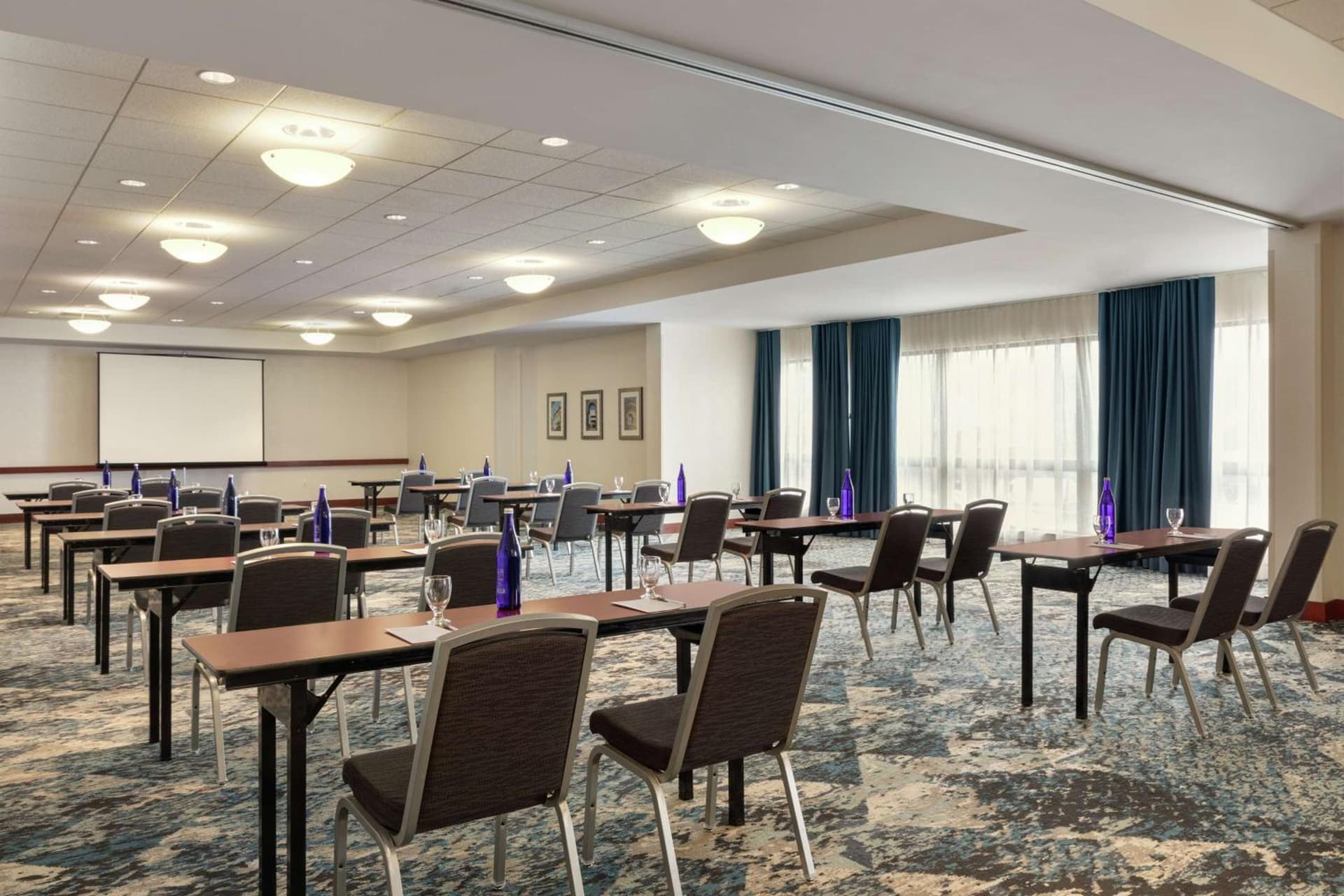 Hilton Garden Inn Troy gallery photo in Troy, NY — image 16