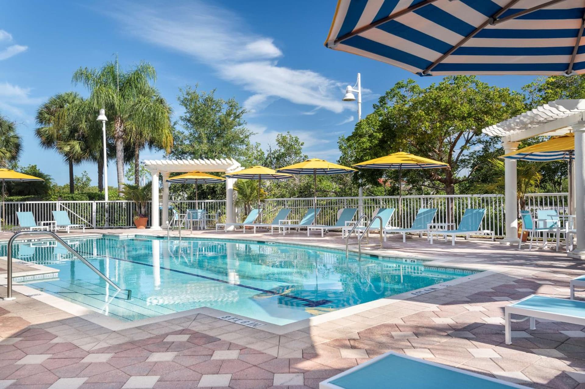 DoubleTree Suites by Hilton Naples gallery photo in Naples, FL — image 70