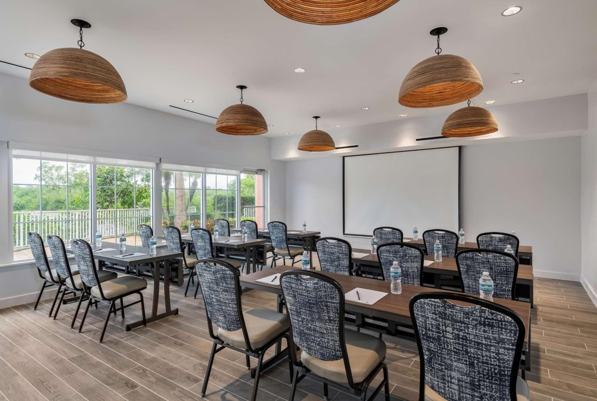 DoubleTree Suites by Hilton Naples gallery photo in Naples, FL — image 8