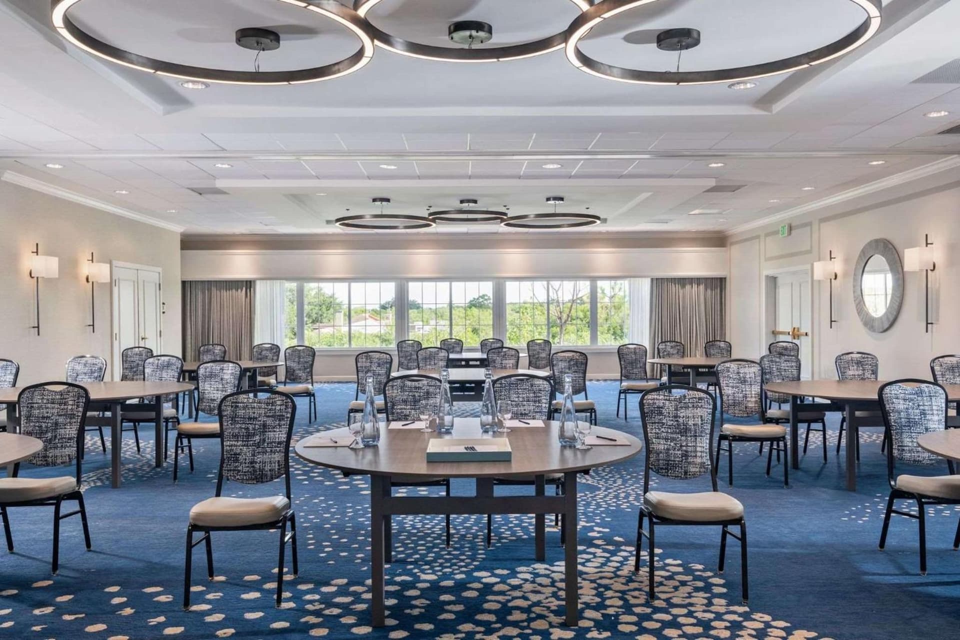 DoubleTree Suites by Hilton Naples interior in Naples, FL — gallery photo 2