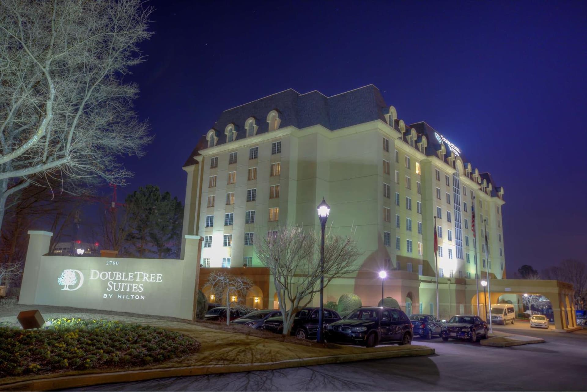 Doubletree Suites by Hilton at The Battery Atlanta interior in Atlanta, GA — gallery photo 2