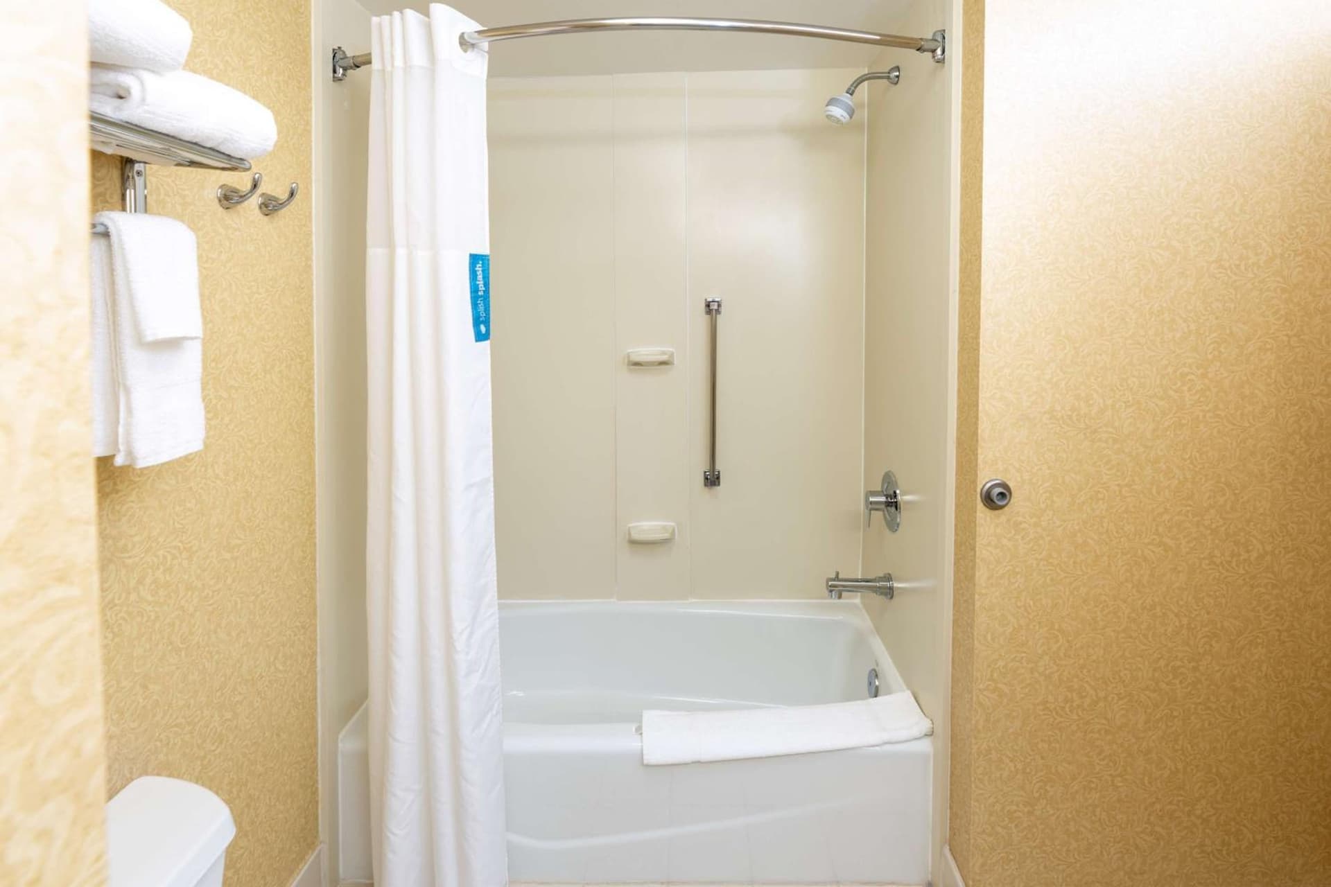 Hampton Inn Lawrenceville Duluth property views in Lawrenceville, GA — gallery photo 3