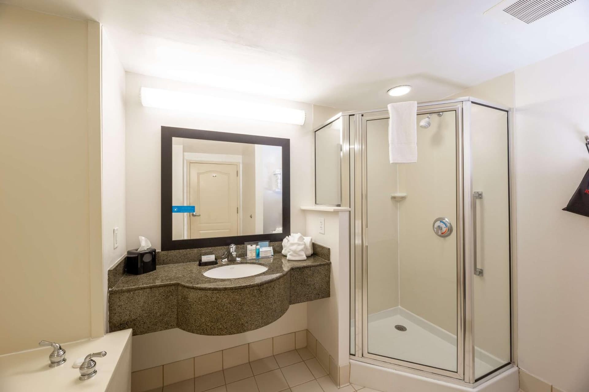 Hampton Inn Lawrenceville Duluth gallery photo in Lawrenceville, GA — image 11
