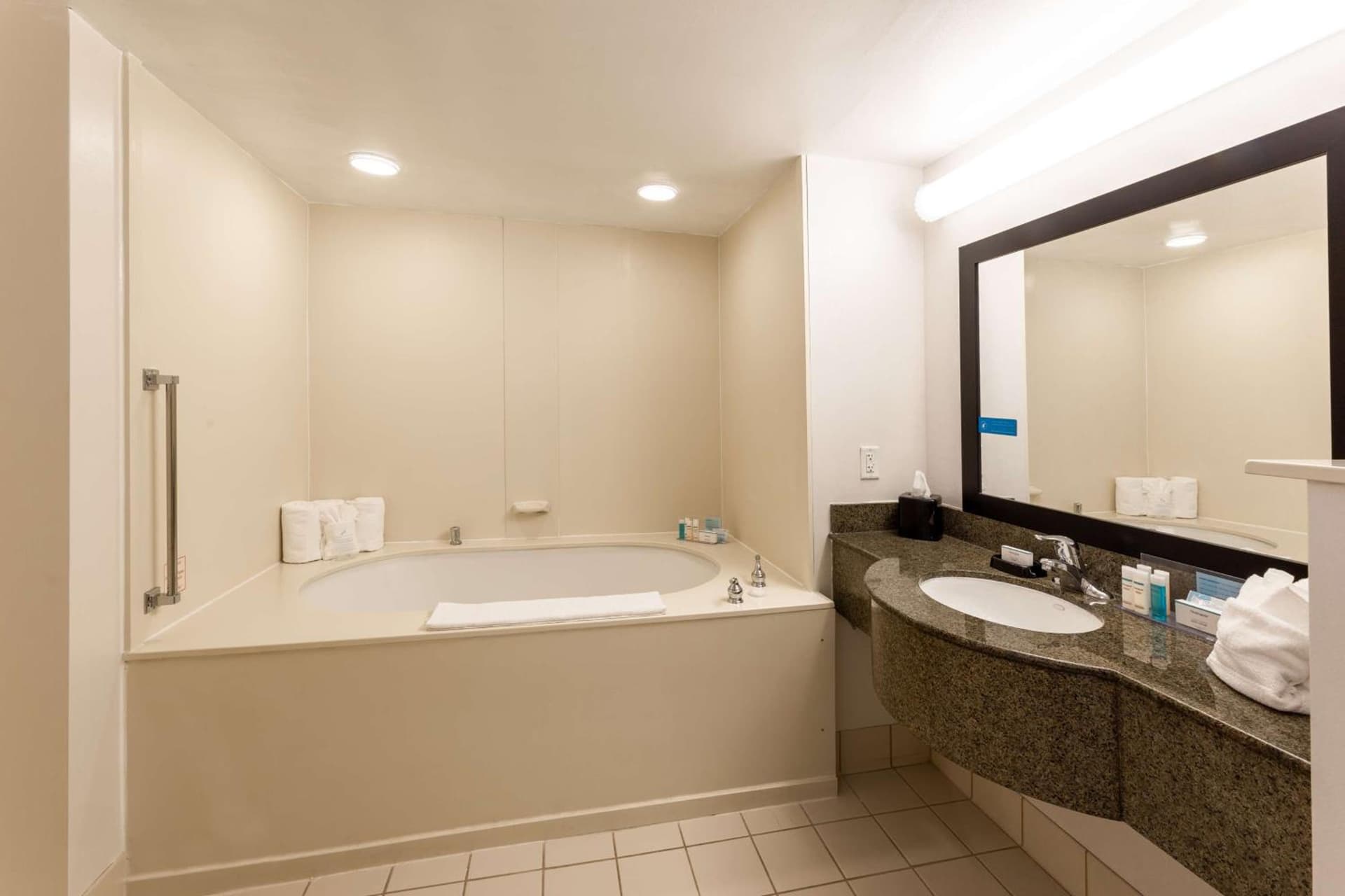 Hampton Inn Lawrenceville Duluth gallery photo in Lawrenceville, GA — image 21