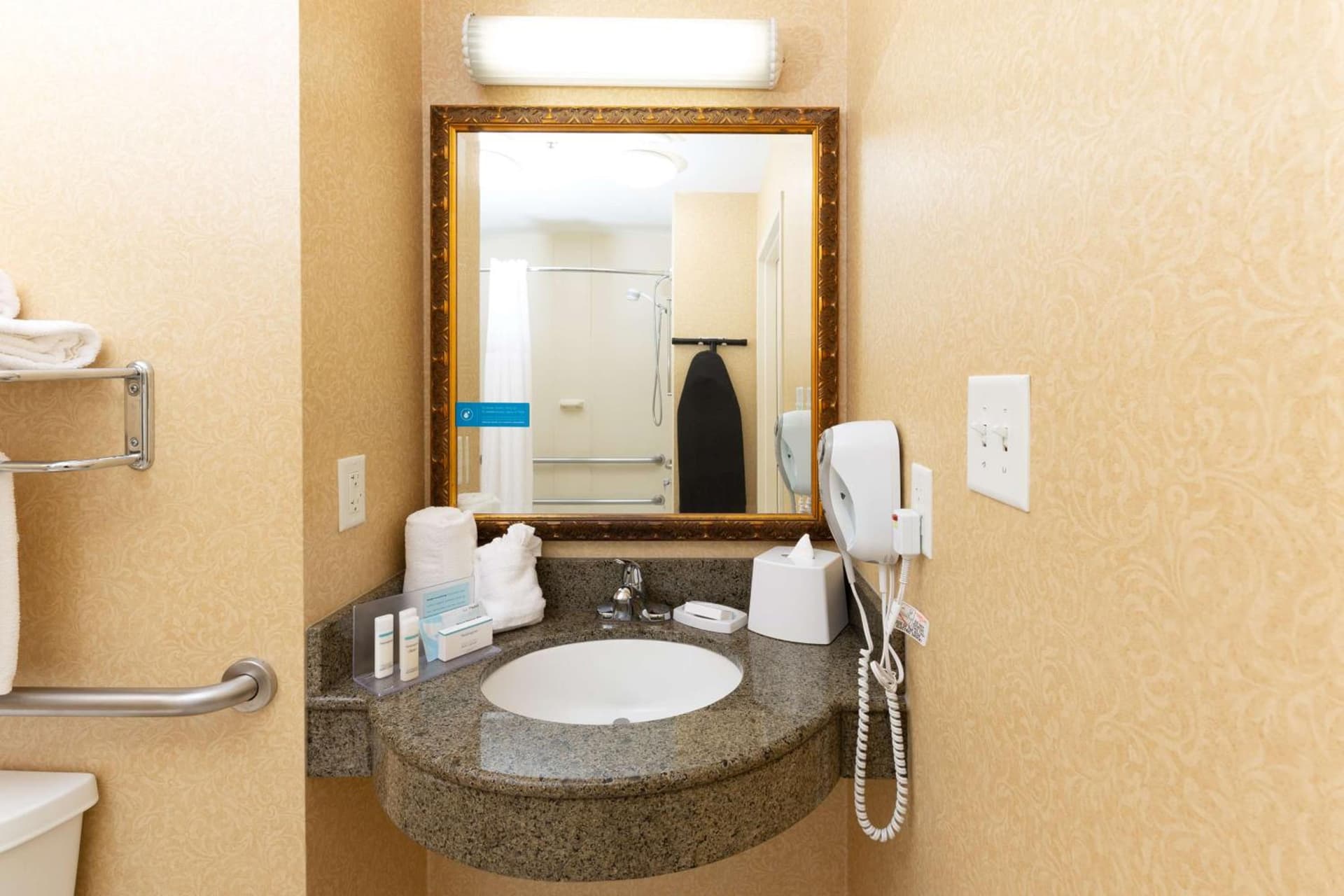 Hampton Inn Lawrenceville Duluth gallery photo in Lawrenceville, GA — image 35