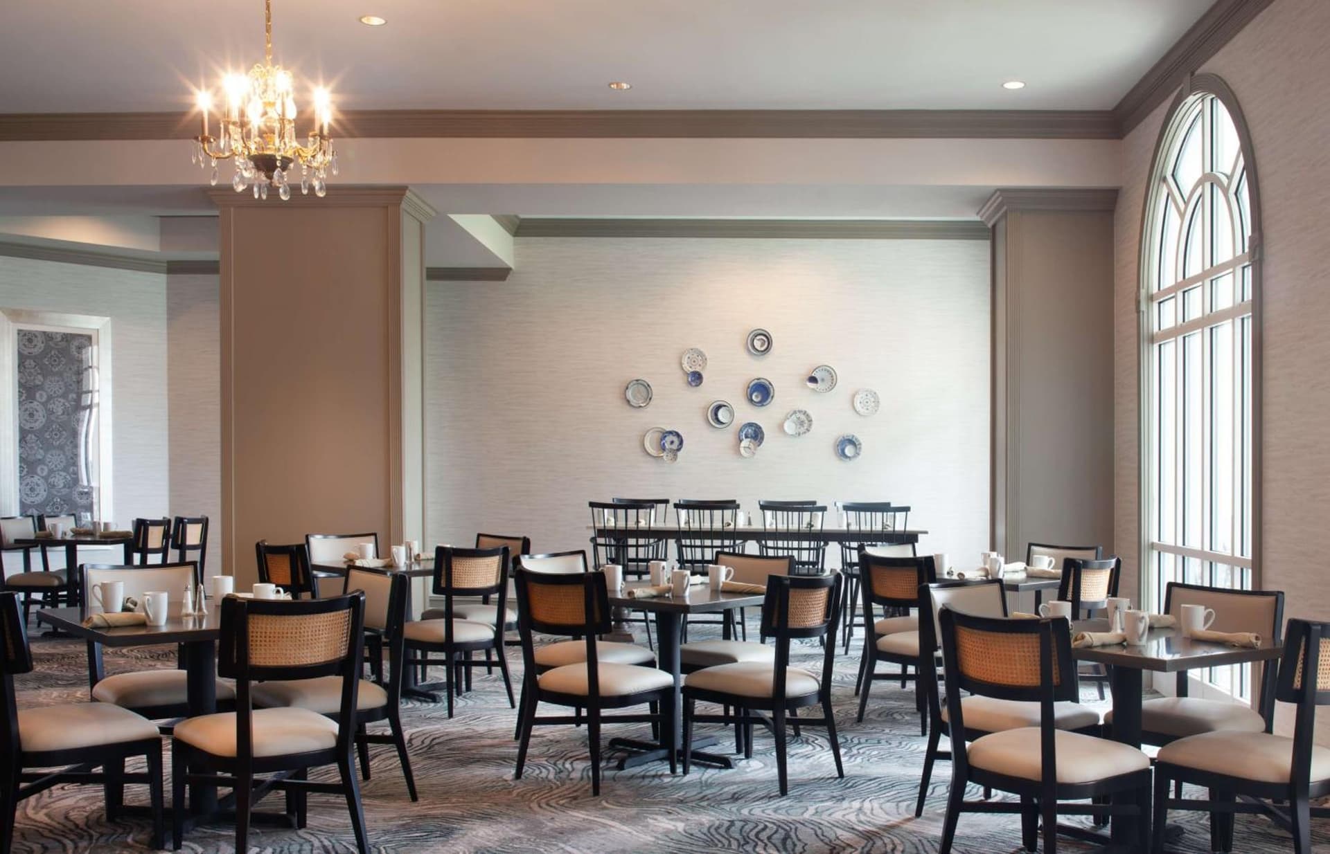 Hilton Atlanta/Marietta Hotel & Conference Center interior in Marietta, GA — gallery photo 2