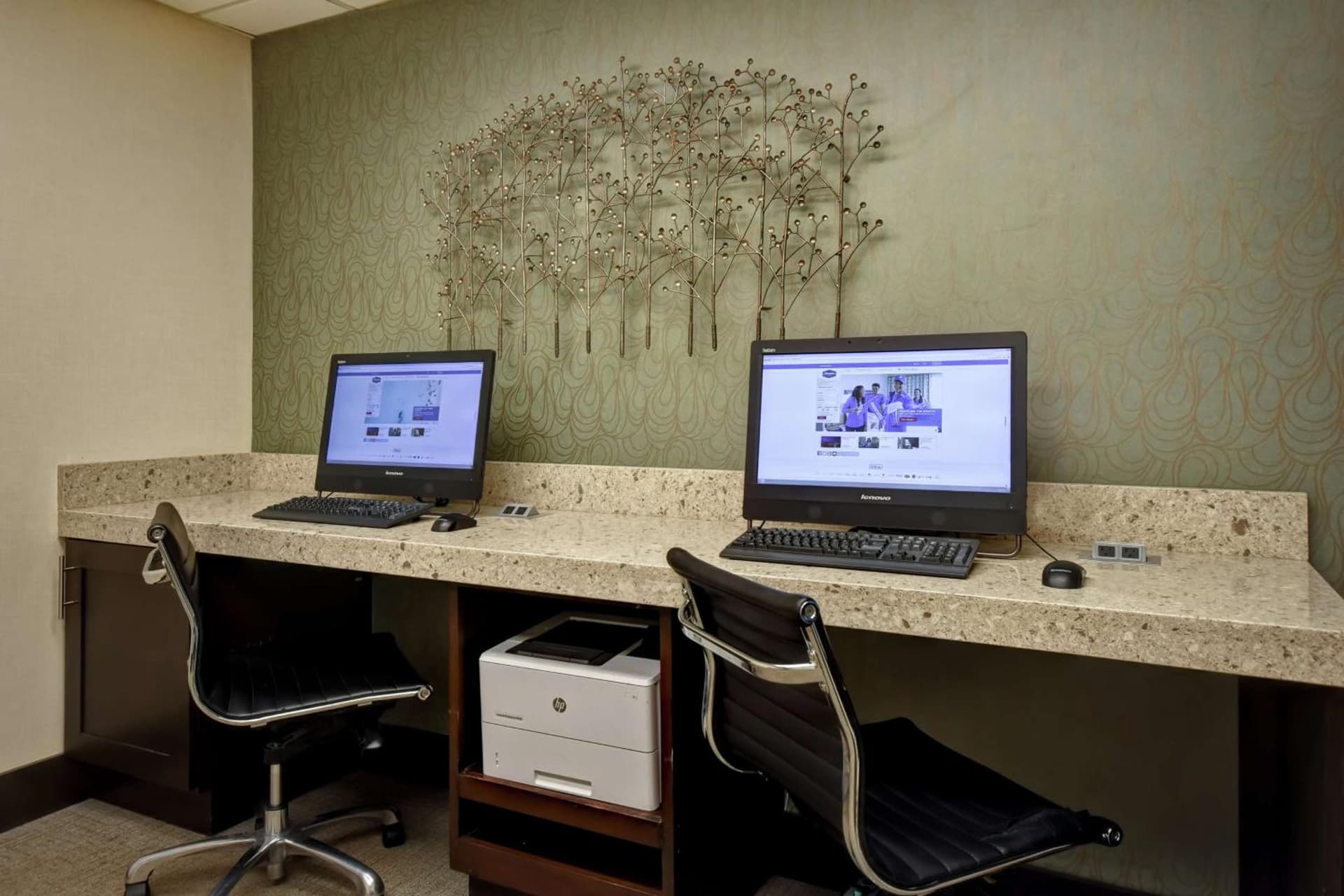 Hampton Inn Atlanta-Mall Of Georgia interior in Buford, GA — gallery photo 2